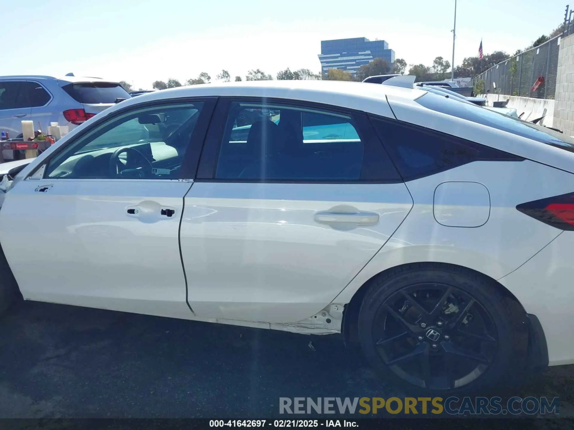 15 fotografías del automóvil dañado 19XFL2H83PE022213 HONDA CIVIC 2023
