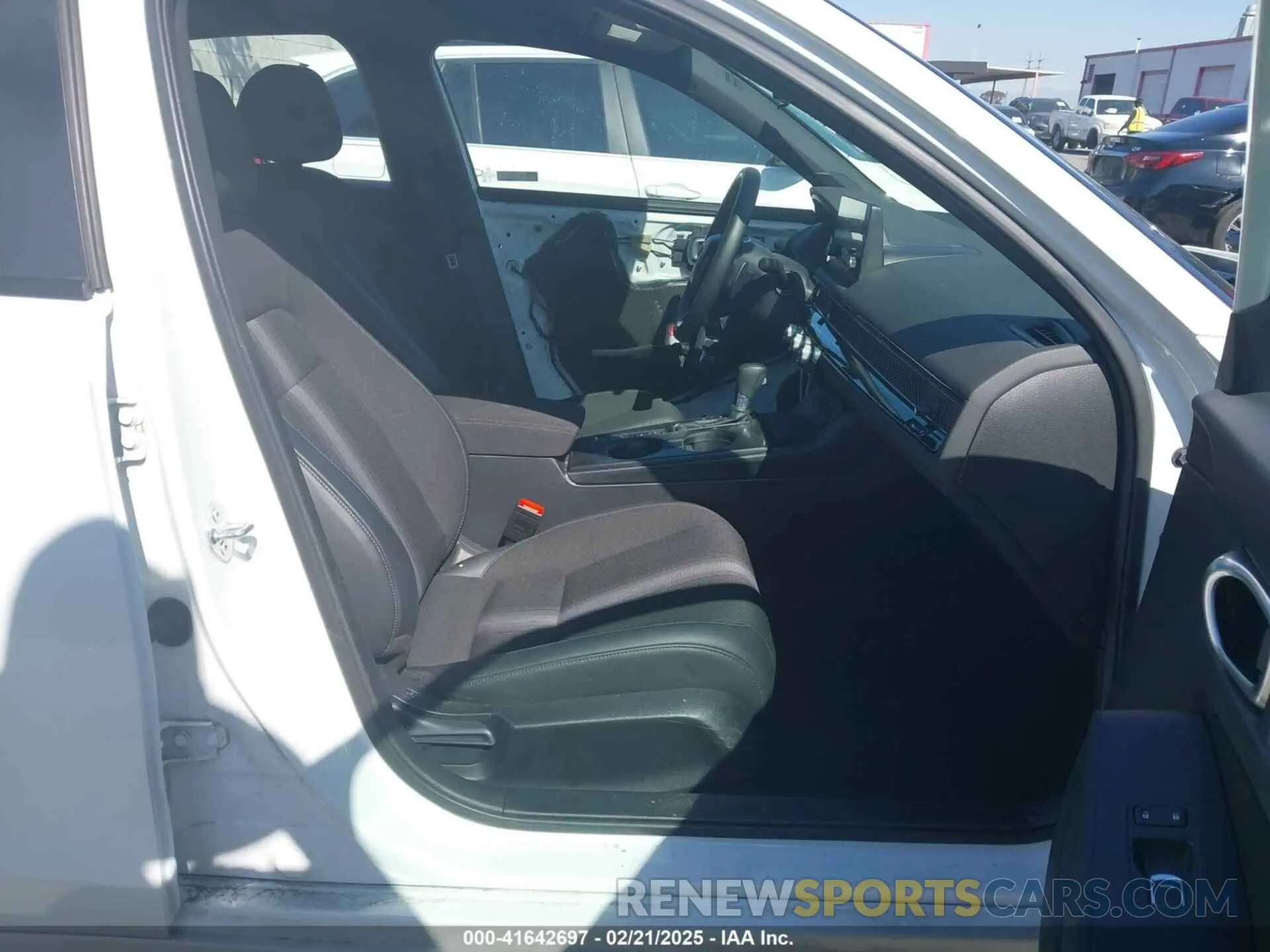 5 fotografías del automóvil dañado 19XFL2H83PE022213 HONDA CIVIC 2023