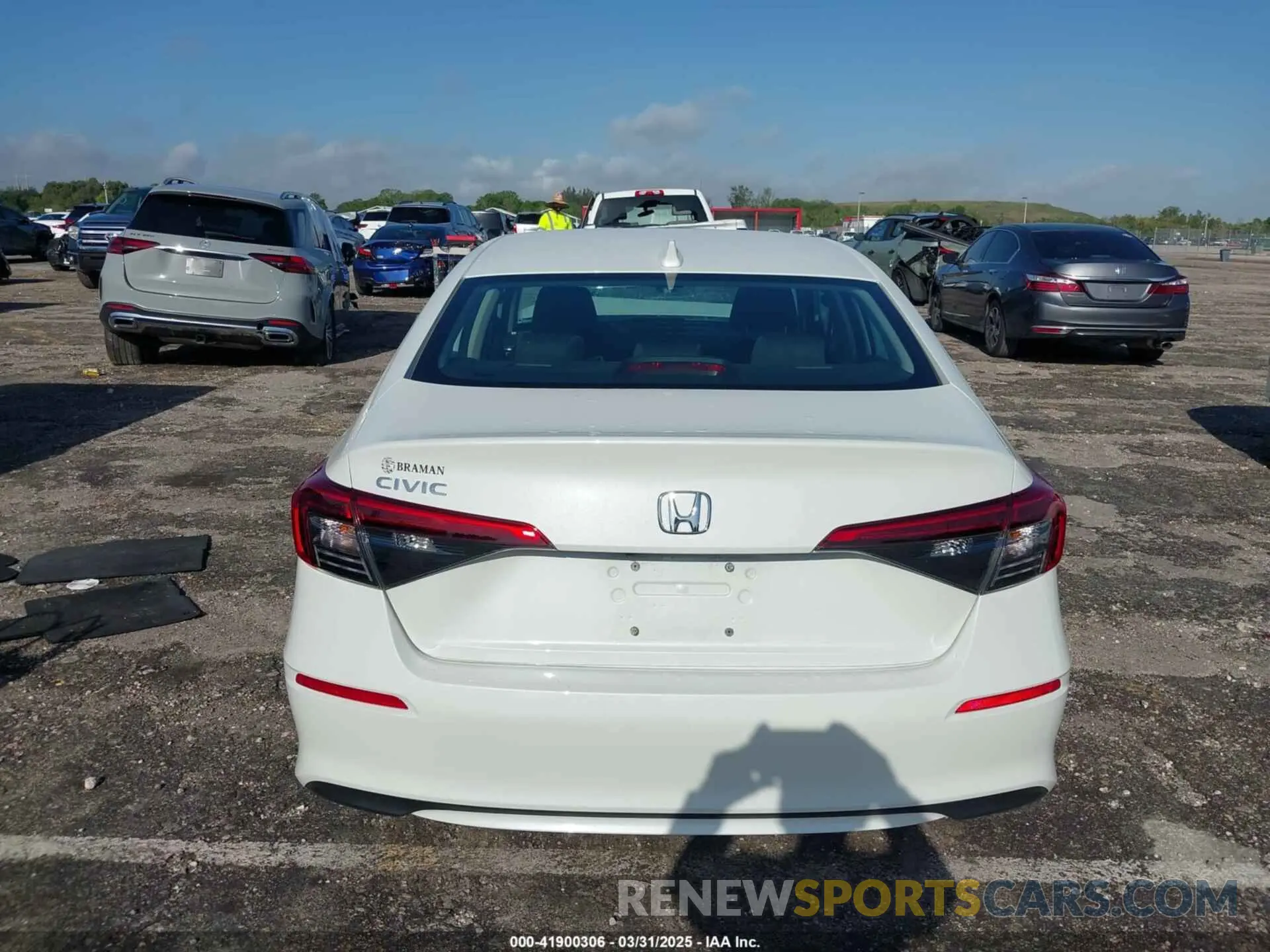 17 fotografías del automóvil dañado 2HGFE1F75PH325241 HONDA CIVIC 2023
