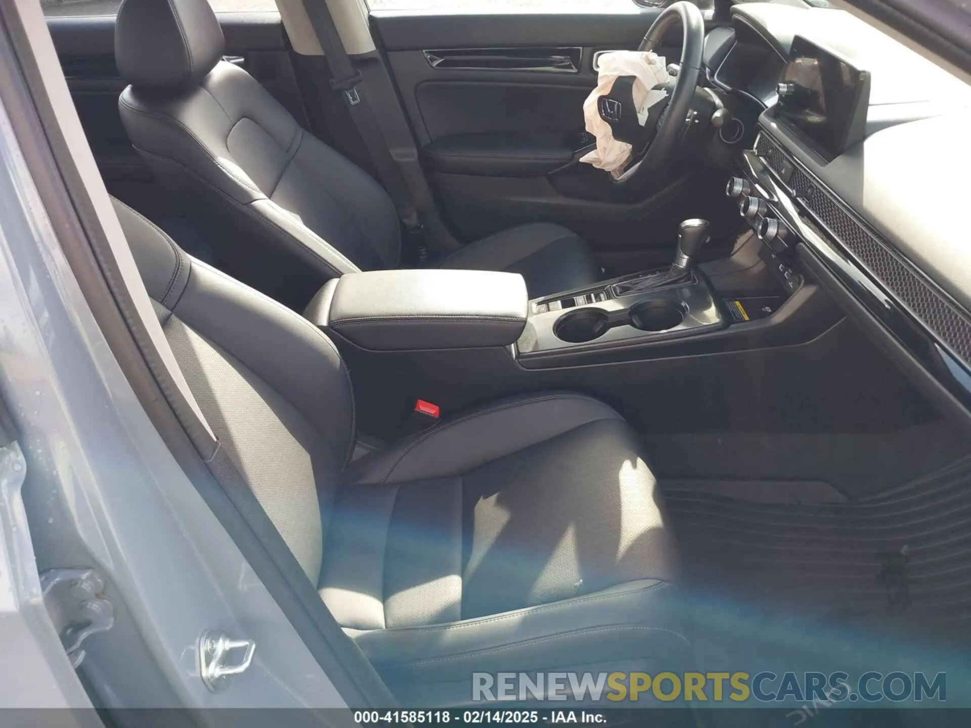 5 fotografías del automóvil dañado 2HGFE1F94PH300428 HONDA CIVIC 2023