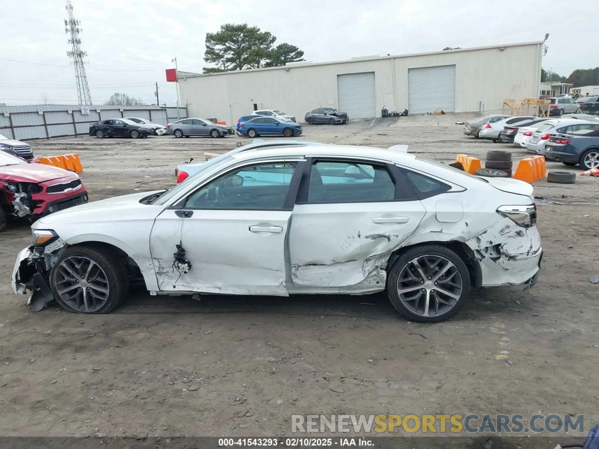 13 fotografías del automóvil dañado 2HGFE1F96PH308062 HONDA CIVIC 2023