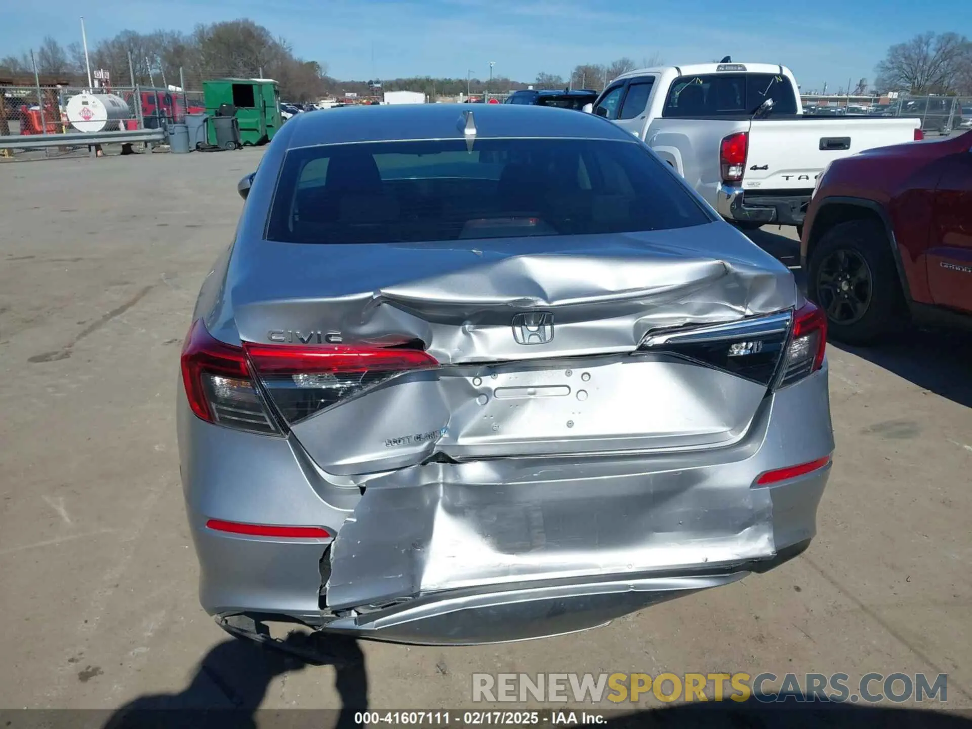 15 fotografías del automóvil dañado 2HGFE2F27PH569614 HONDA CIVIC 2023