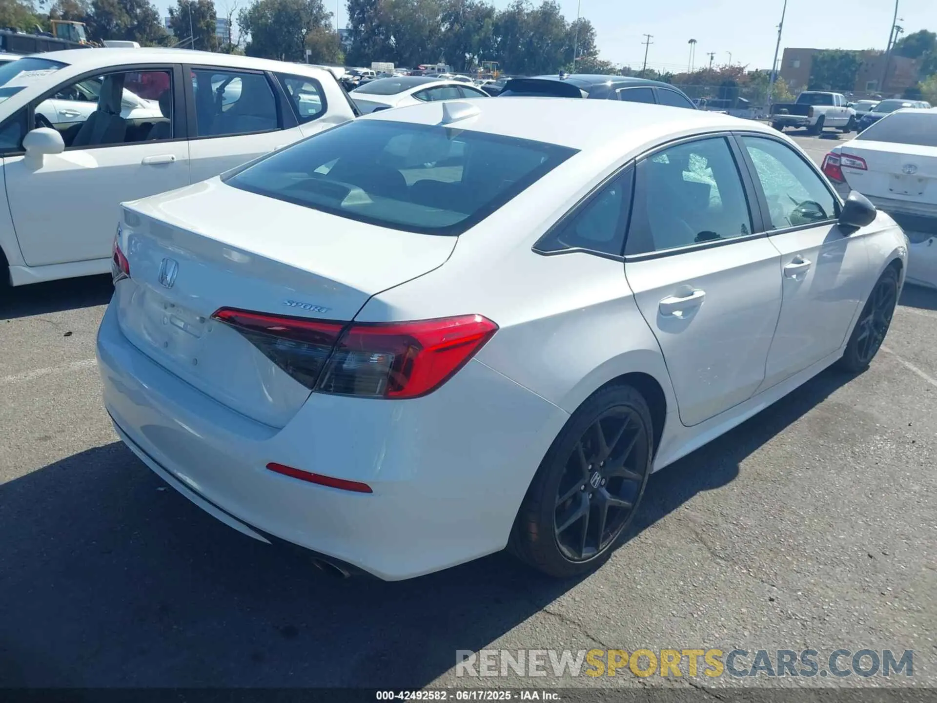 4 fotografías del automóvil dañado 2HGFE2F51PH563060 HONDA CIVIC 2023