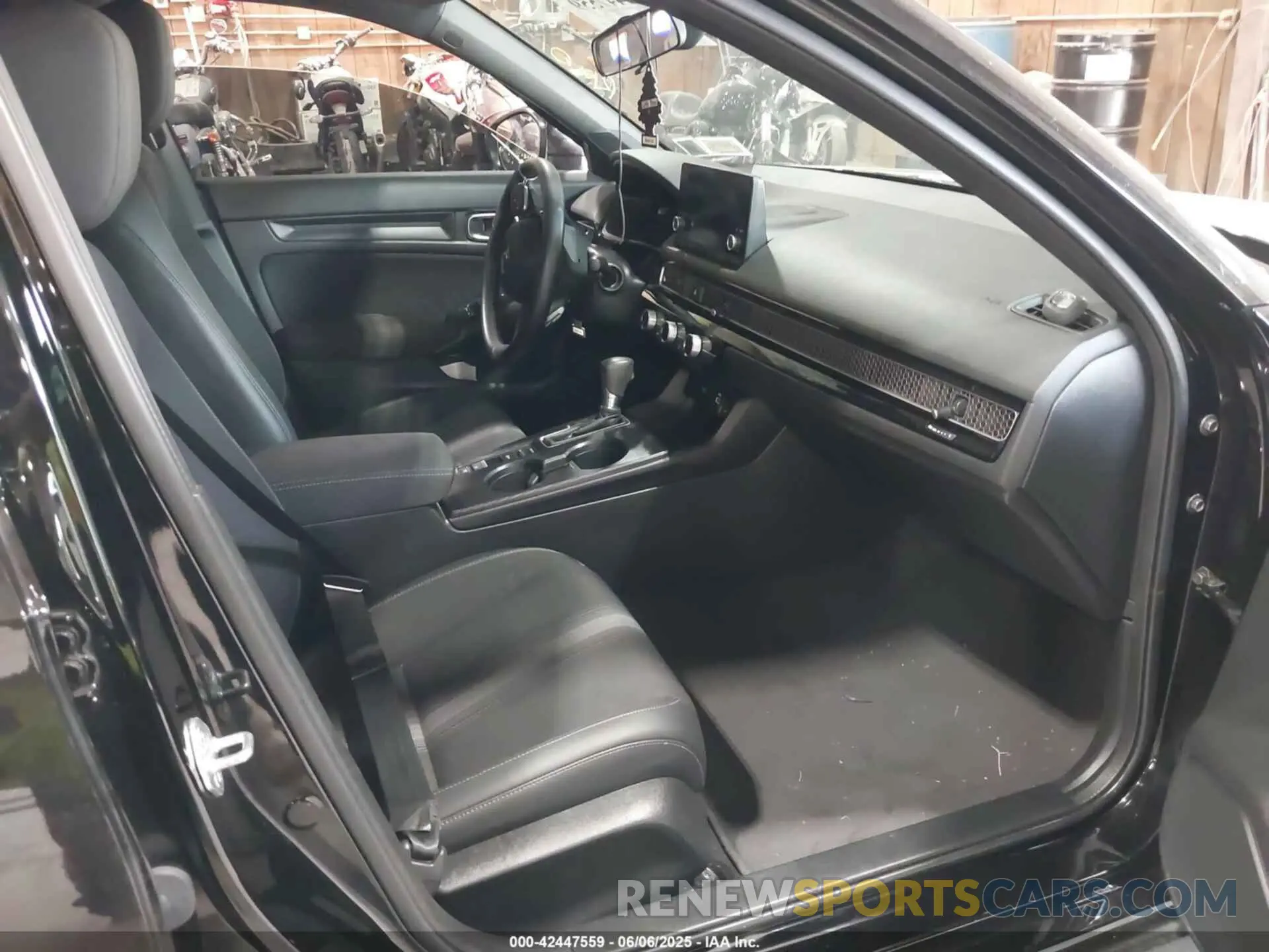 5 fotografías del automóvil dañado 2HGFE2F52PH505538 HONDA CIVIC 2023