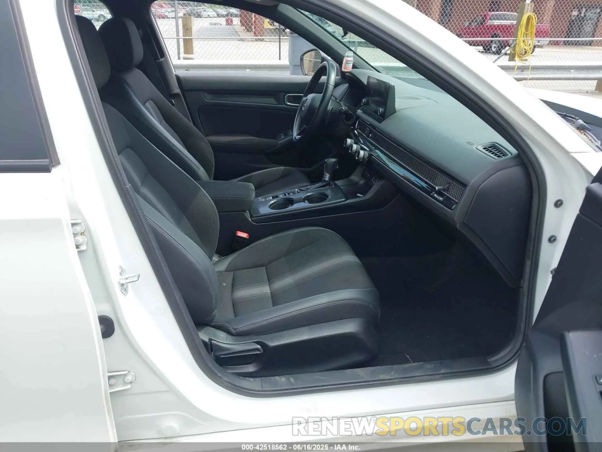 5 fotografías del automóvil dañado 2HGFE2F52PH517124 HONDA CIVIC 2023