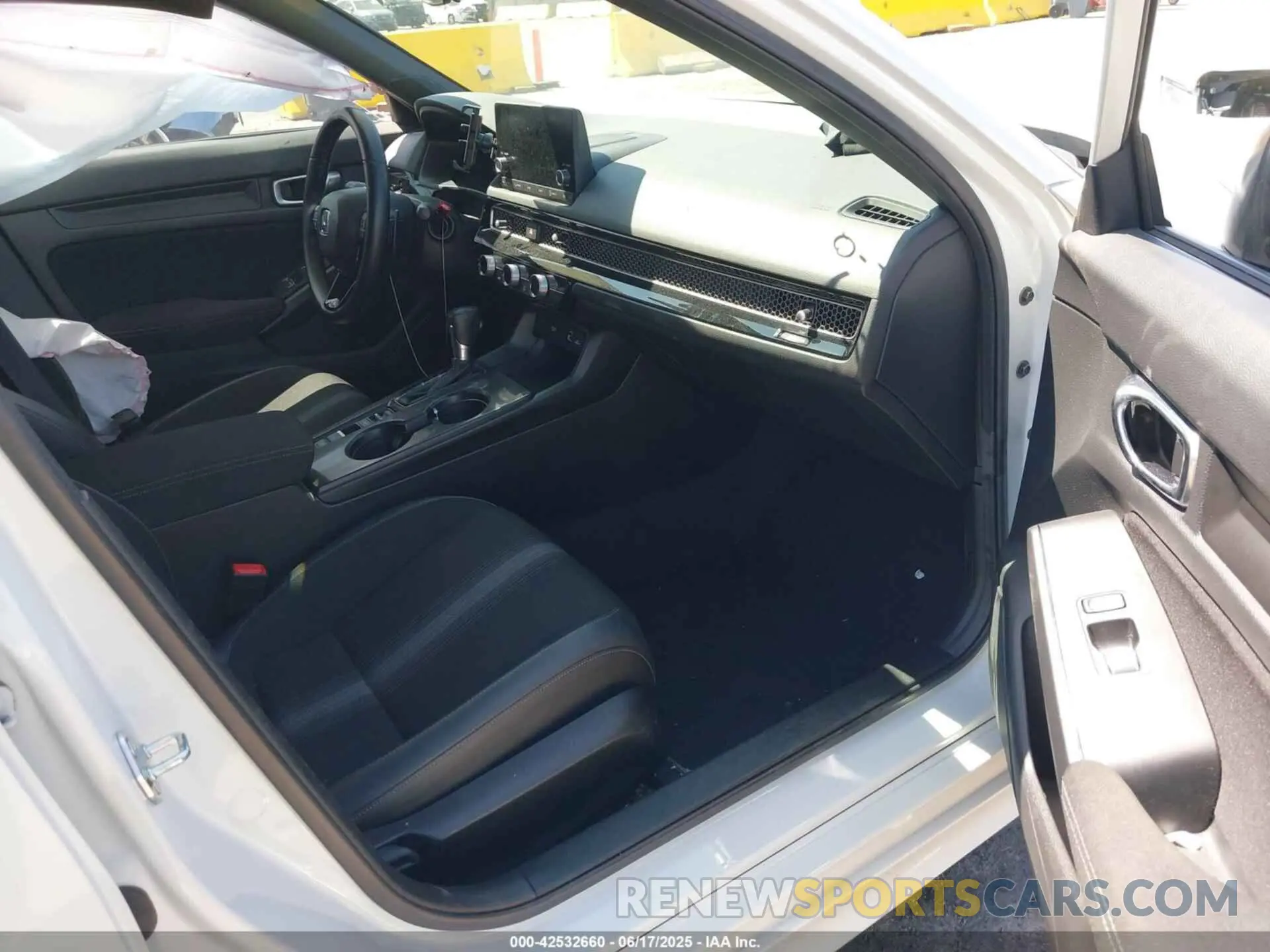 5 fotografías del automóvil dañado 2HGFE2F55PH519398 HONDA CIVIC 2023