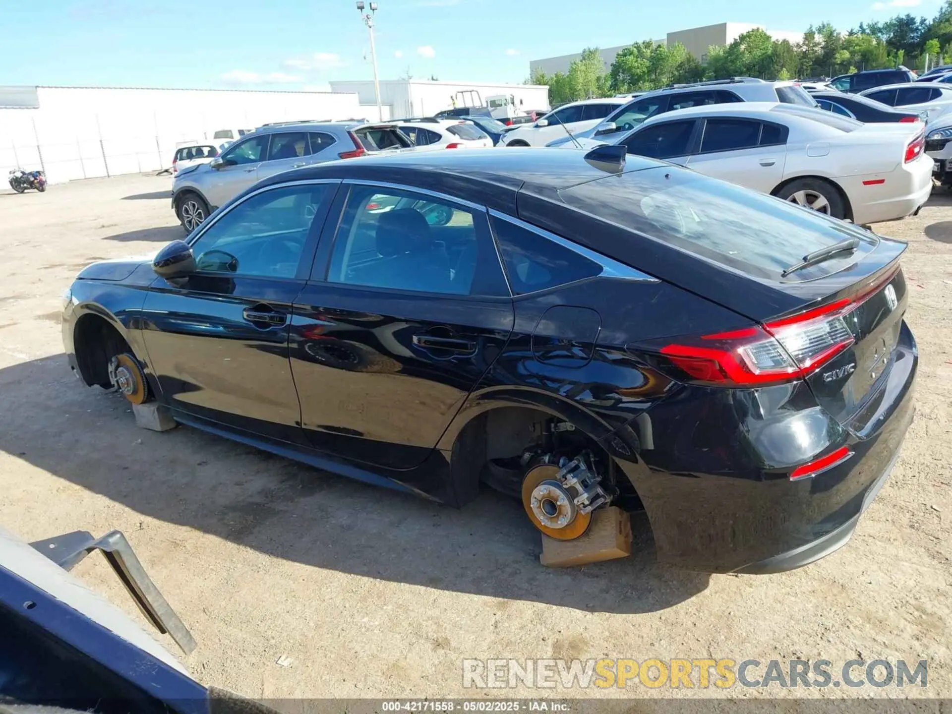 13 fotografías del automóvil dañado 19XFL1H70RE029348 HONDA CIVIC 2024