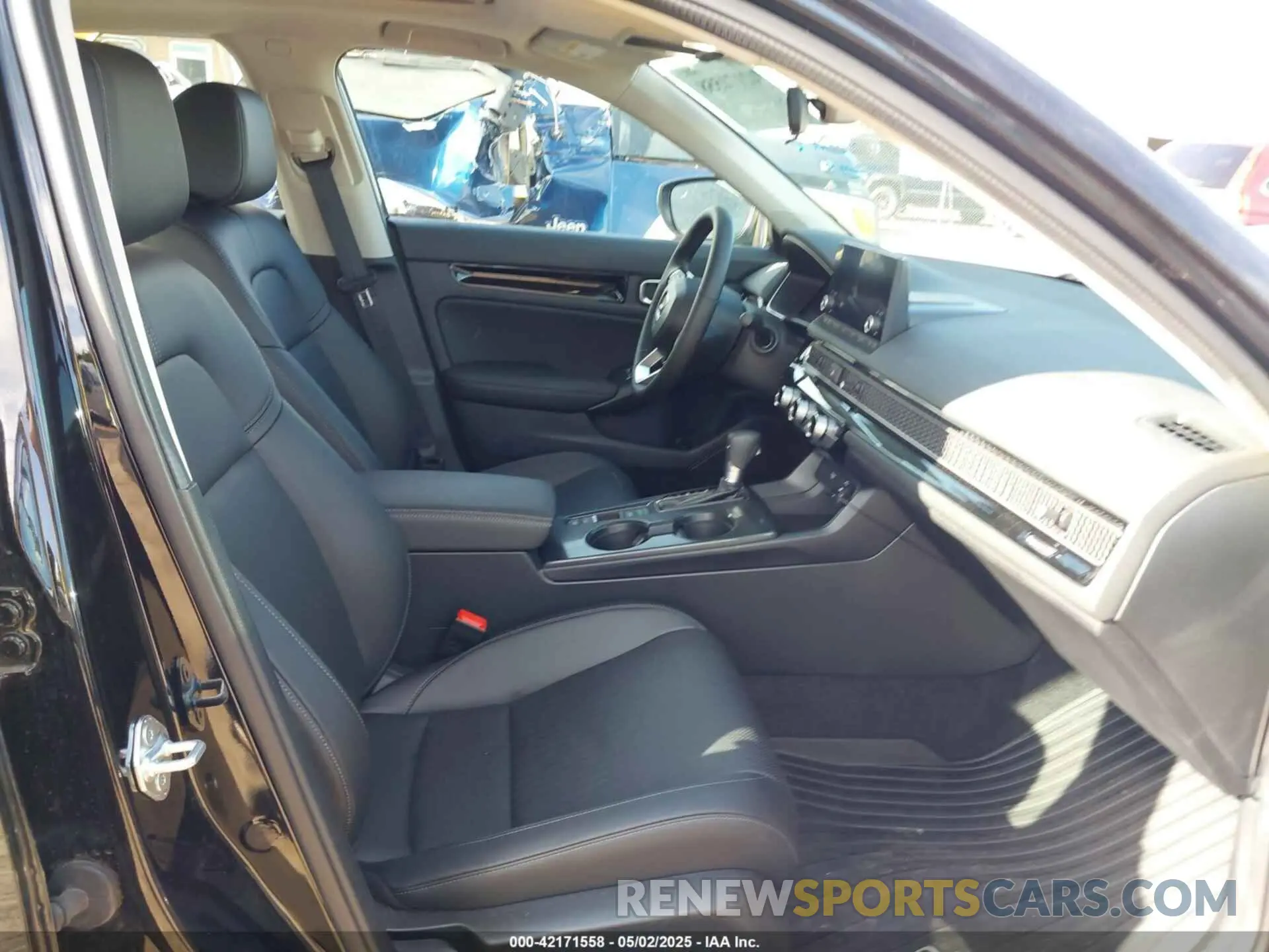 5 fotografías del automóvil dañado 19XFL1H70RE029348 HONDA CIVIC 2024
