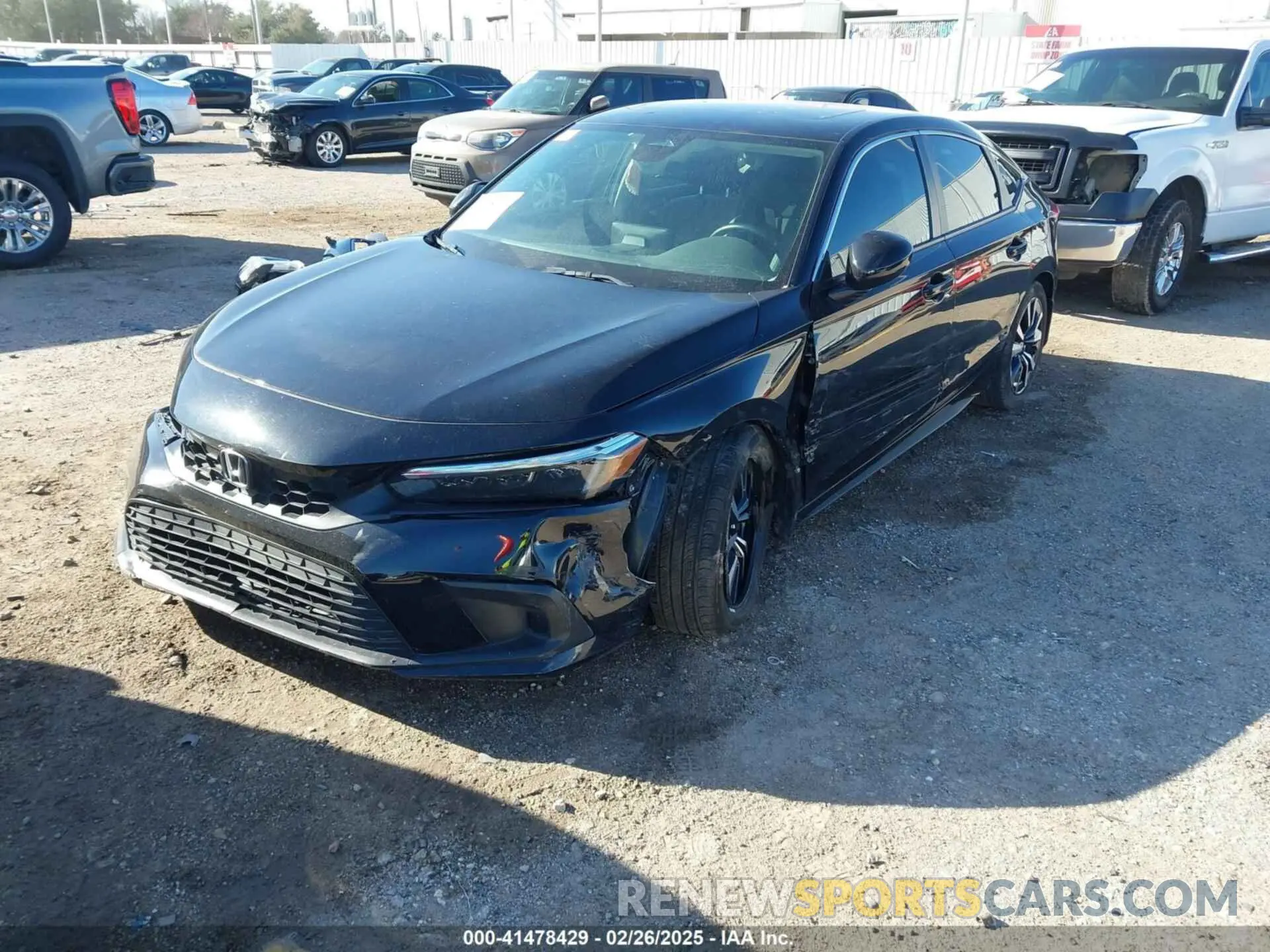 2 fotografías del automóvil dañado 19XFL1H72RE014947 HONDA CIVIC 2024