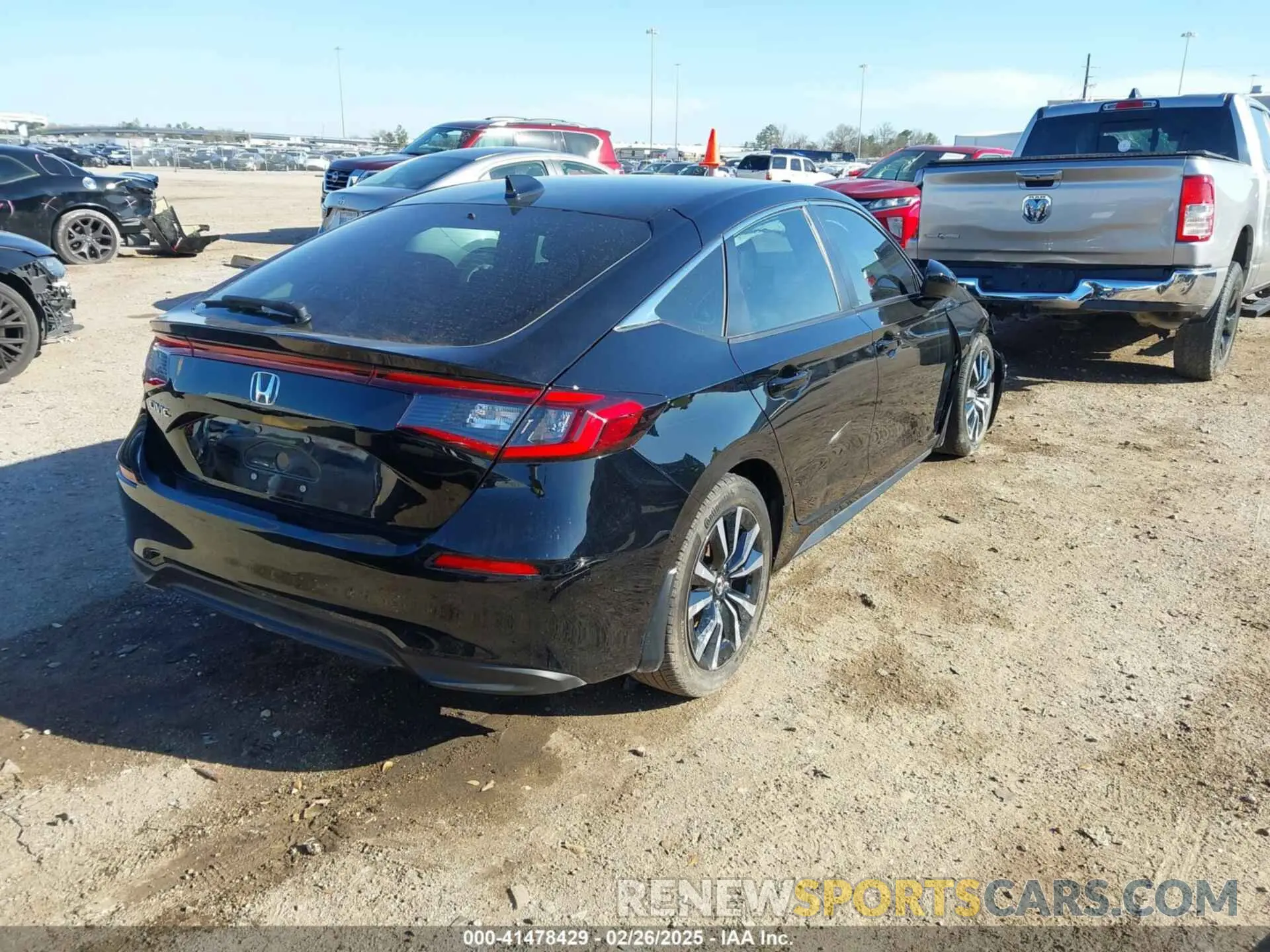 4 fotografías del automóvil dañado 19XFL1H72RE014947 HONDA CIVIC 2024