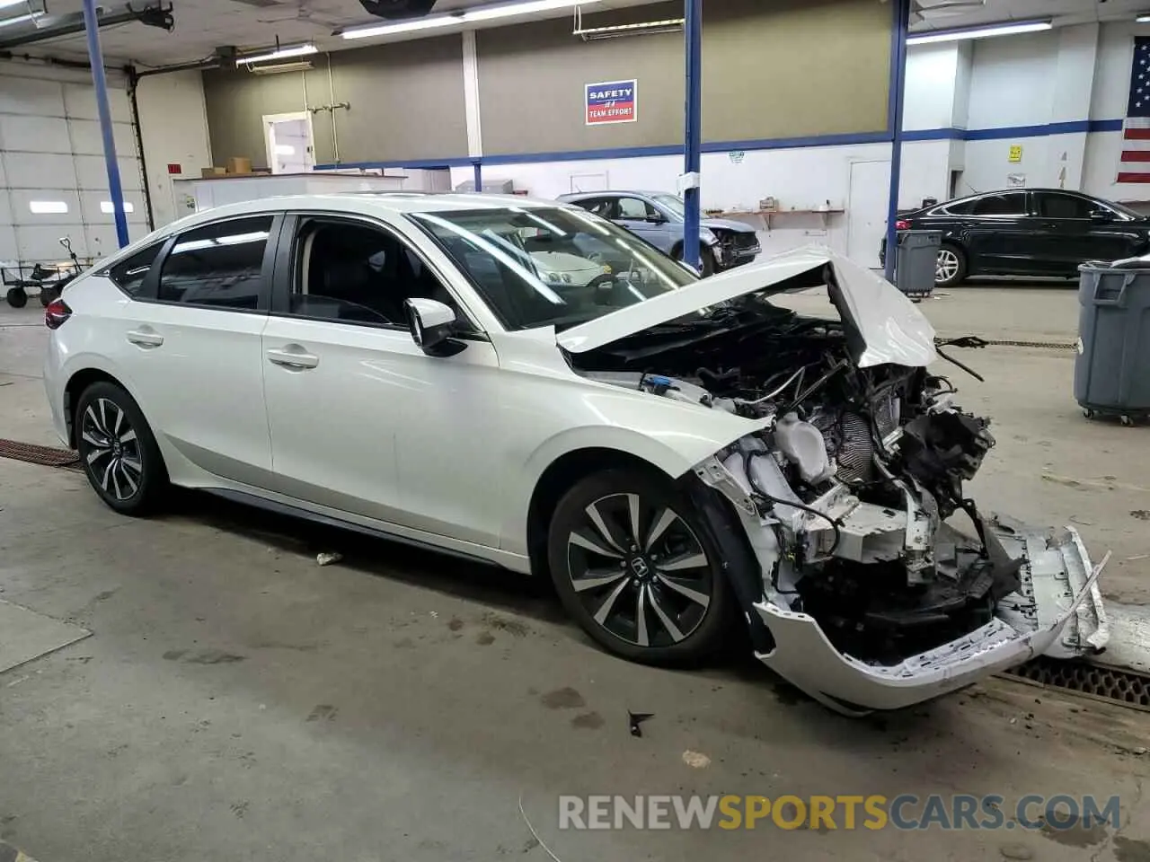 4 fotografías del automóvil dañado 19XFL1H73RE006212 HONDA CIVIC 2024