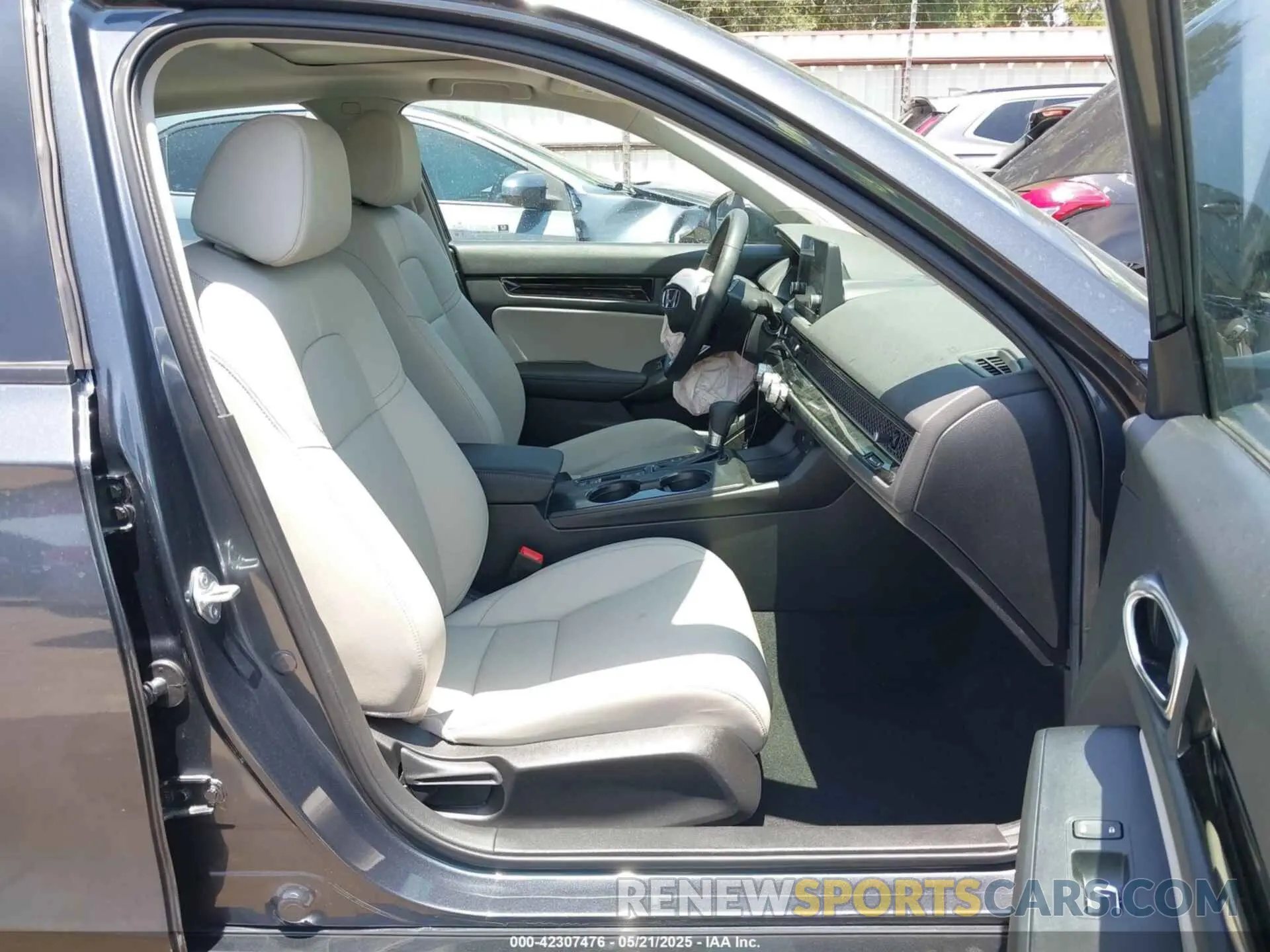 5 fotografías del automóvil dañado 19XFL1H73RE029926 HONDA CIVIC 2024
