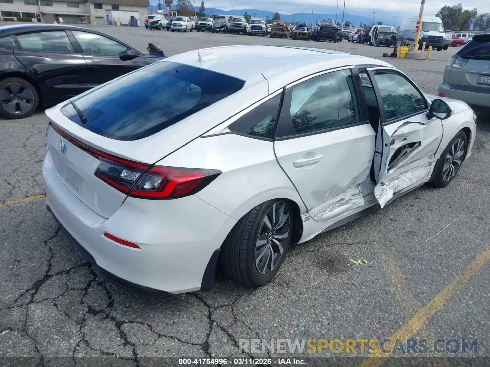 4 fotografías del automóvil dañado 19XFL1H78RE010689 HONDA CIVIC 2024