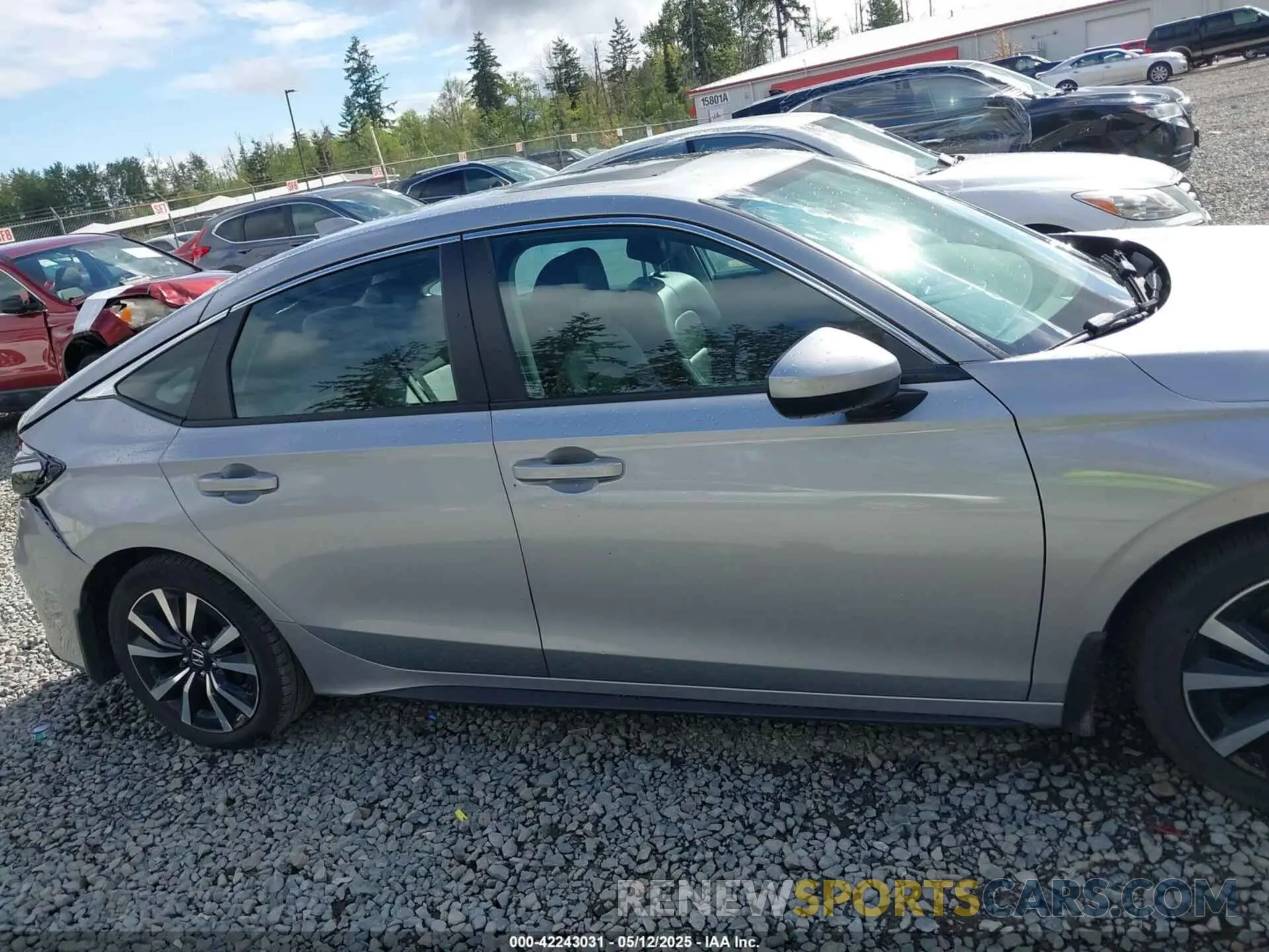 13 fotografías del automóvil dañado 19XFL1H79RE008871 HONDA CIVIC 2024