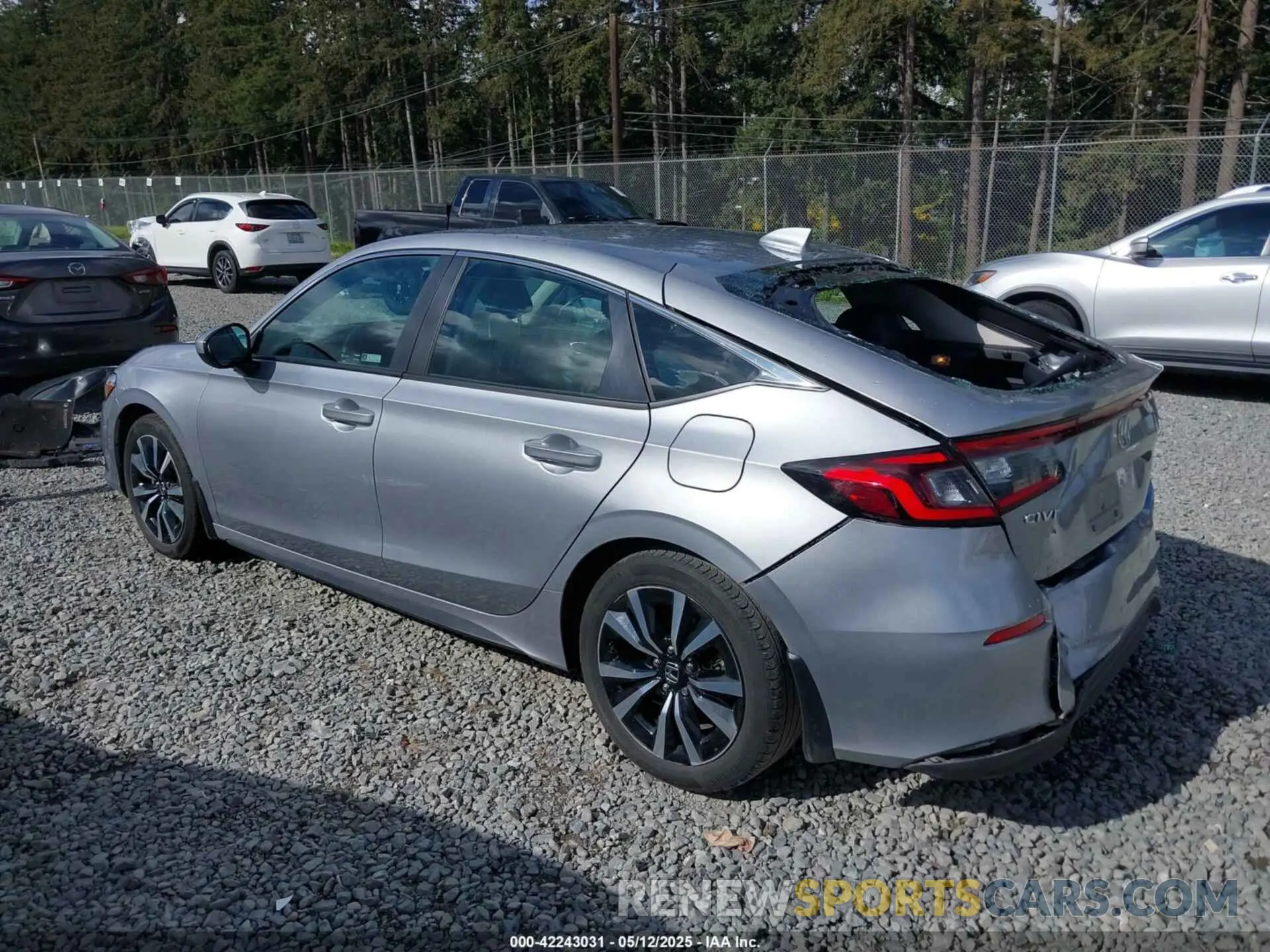 3 fotografías del automóvil dañado 19XFL1H79RE008871 HONDA CIVIC 2024