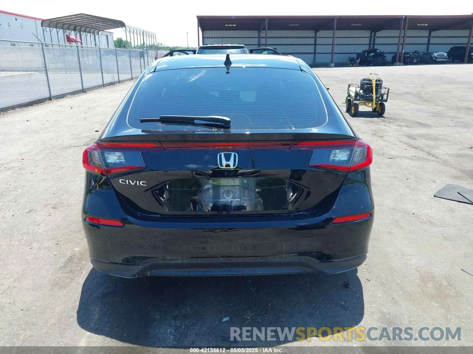 16 fotografías del automóvil dañado 19XFL1H7XRE001346 HONDA CIVIC 2024