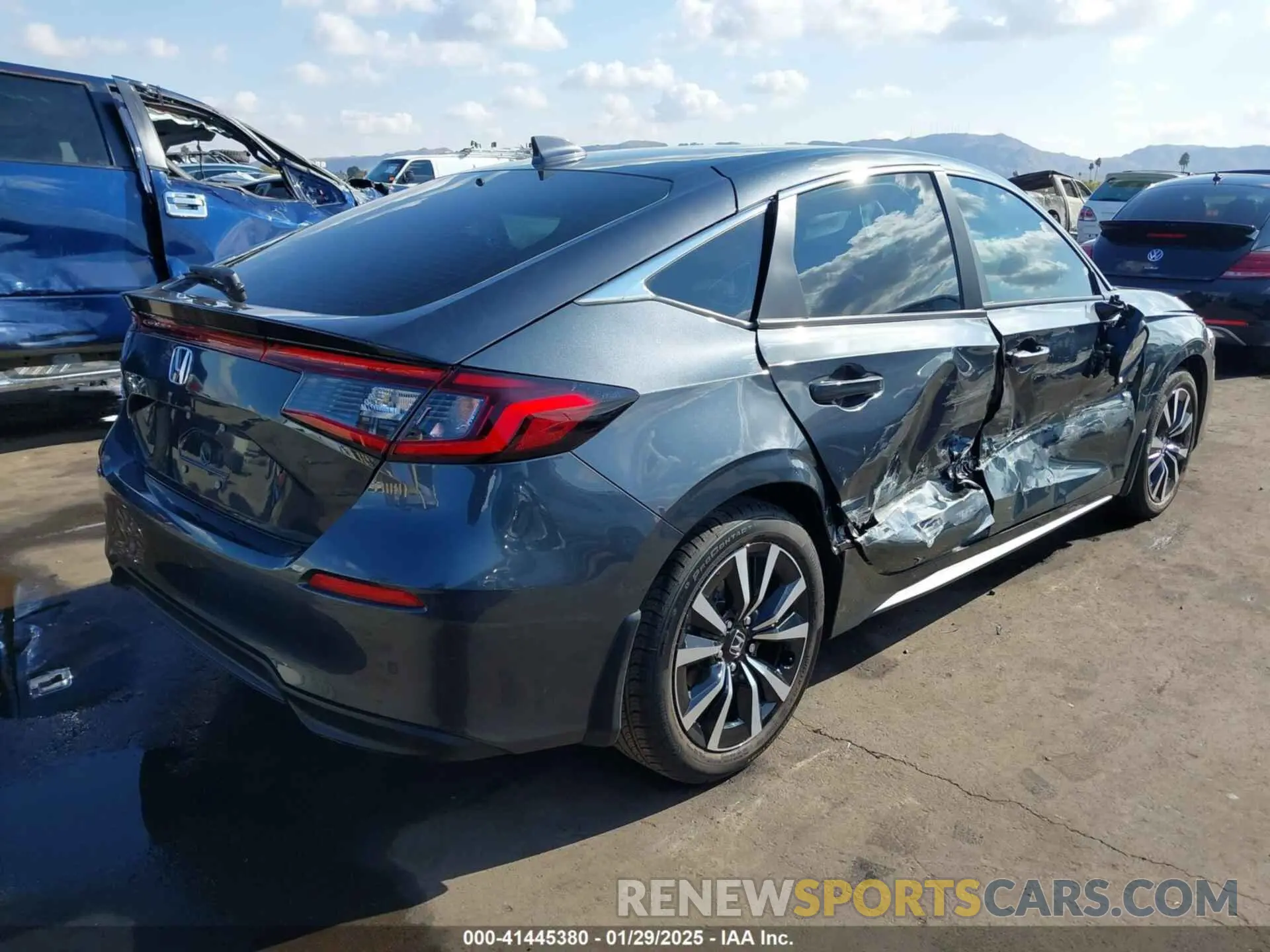 4 fotografías del automóvil dañado 19XFL1H7XRE018972 HONDA CIVIC 2024