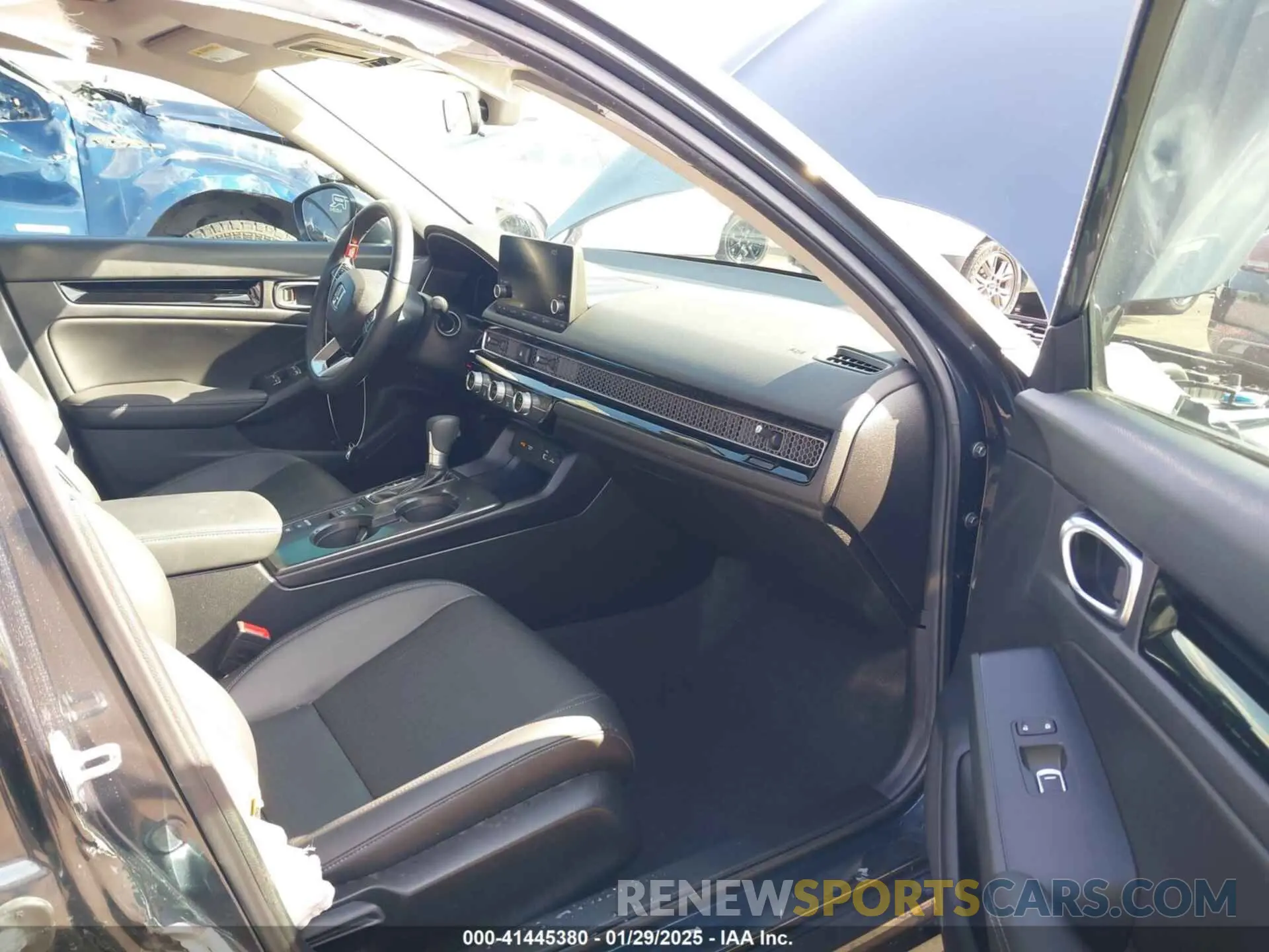 5 fotografías del automóvil dañado 19XFL1H7XRE018972 HONDA CIVIC 2024