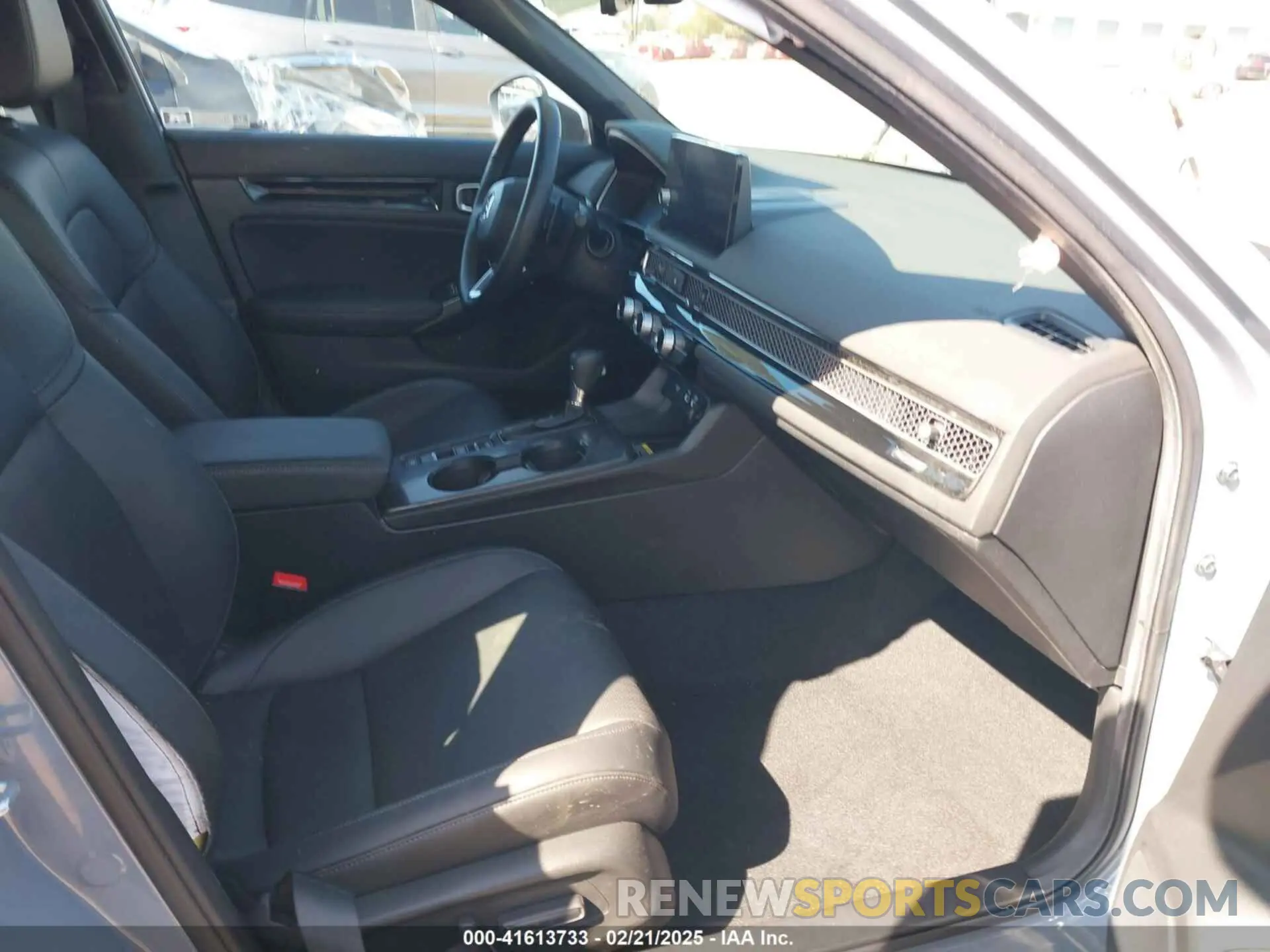 5 fotografías del automóvil dañado 19XFL1H80RE009738 HONDA CIVIC 2024