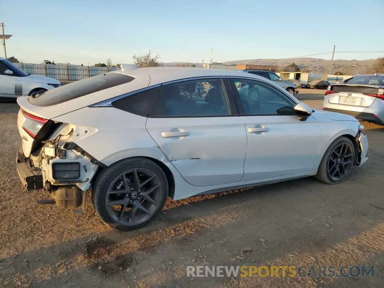 3 fotografías del automóvil dañado 19XFL1H83RE011886 HONDA CIVIC 2024