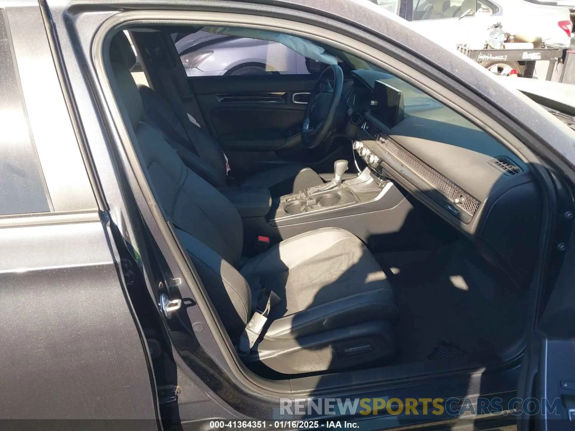 5 fotografías del automóvil dañado 19XFL1H84RE016689 HONDA CIVIC 2024