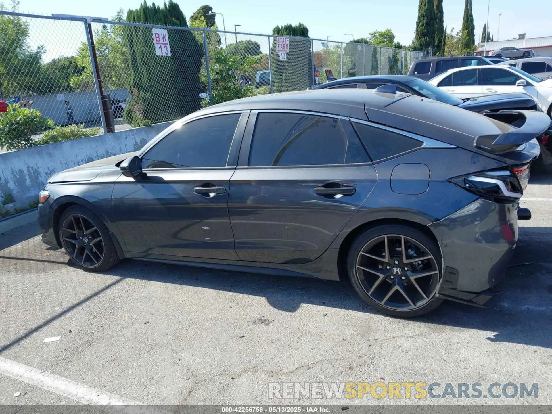 14 fotografías del automóvil dañado 19XFL1H85RE010495 HONDA CIVIC 2024