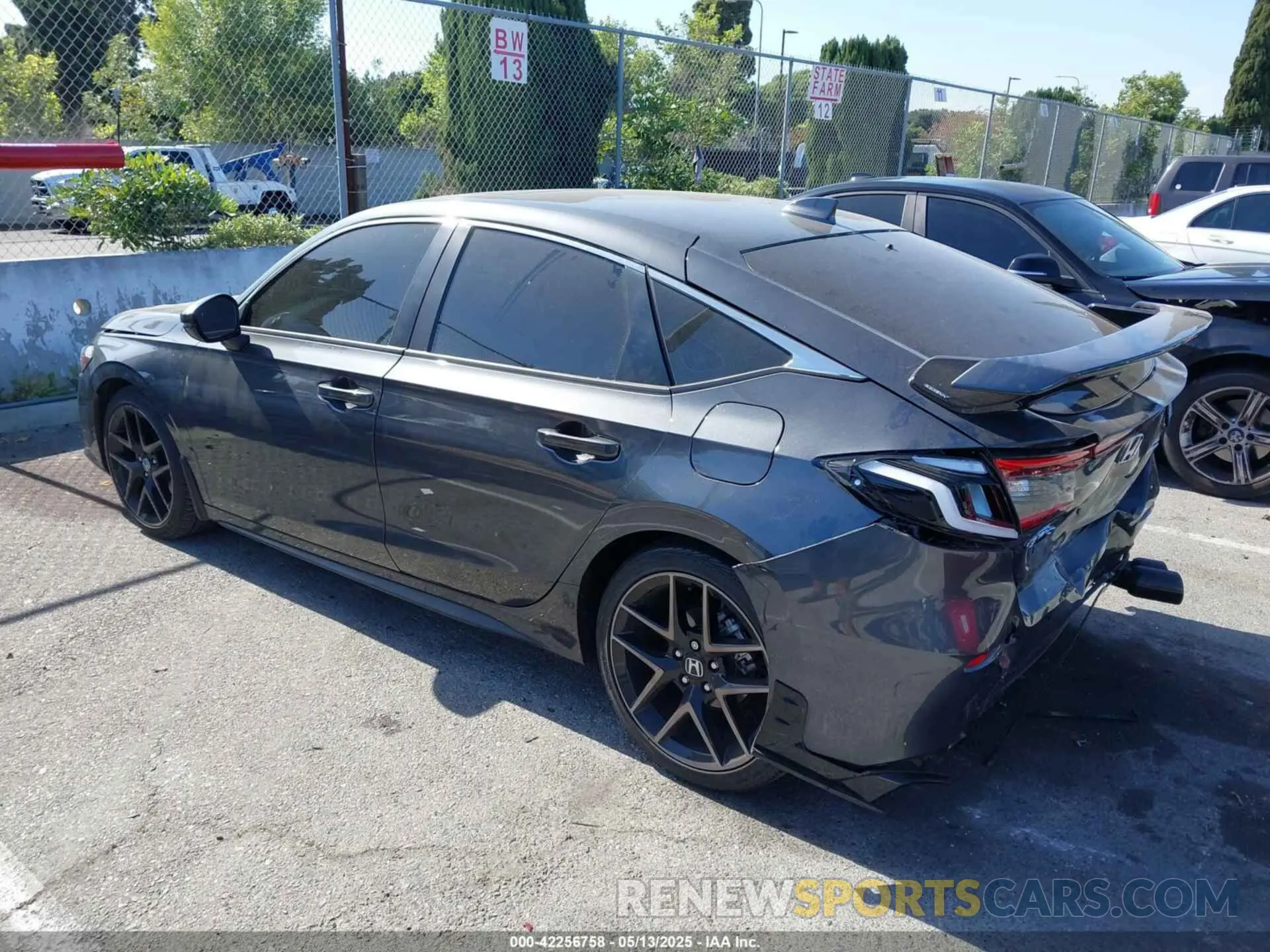3 fotografías del automóvil dañado 19XFL1H85RE010495 HONDA CIVIC 2024