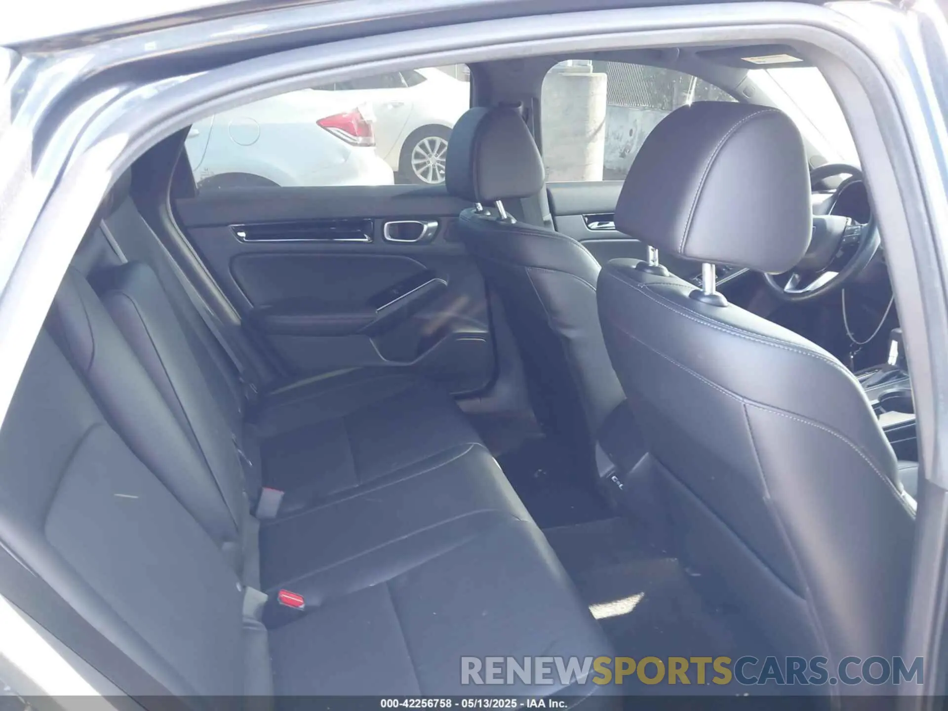8 fotografías del automóvil dañado 19XFL1H85RE010495 HONDA CIVIC 2024