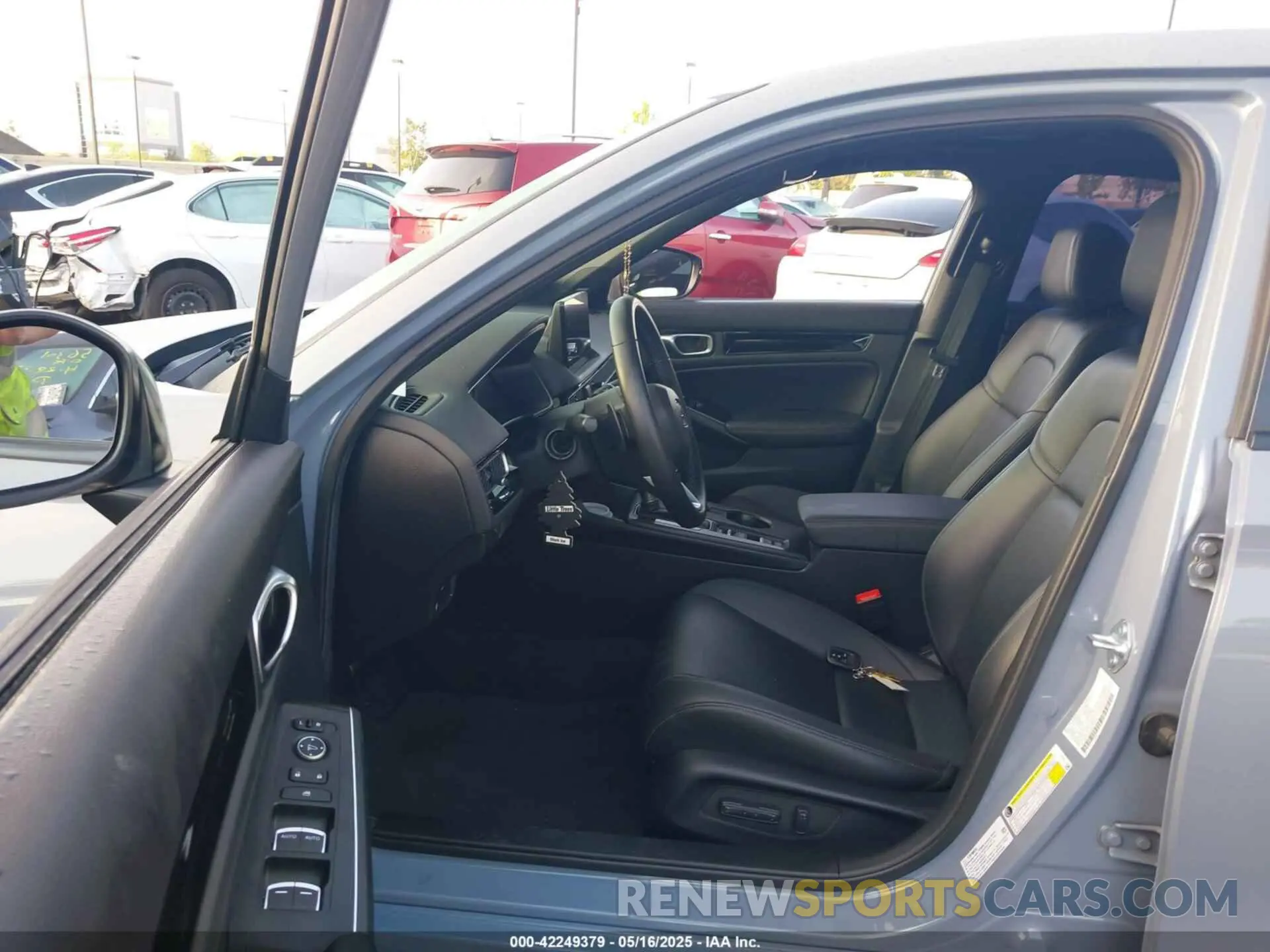 5 fotografías del automóvil dañado 19XFL1H87RE013415 HONDA CIVIC 2024