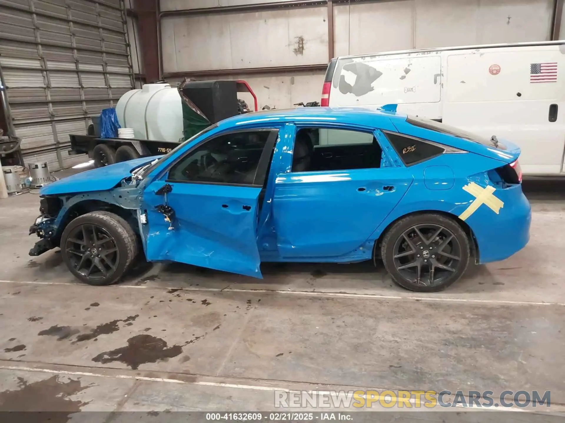 15 fotografías del automóvil dañado 19XFL1H88RE030403 HONDA CIVIC 2024