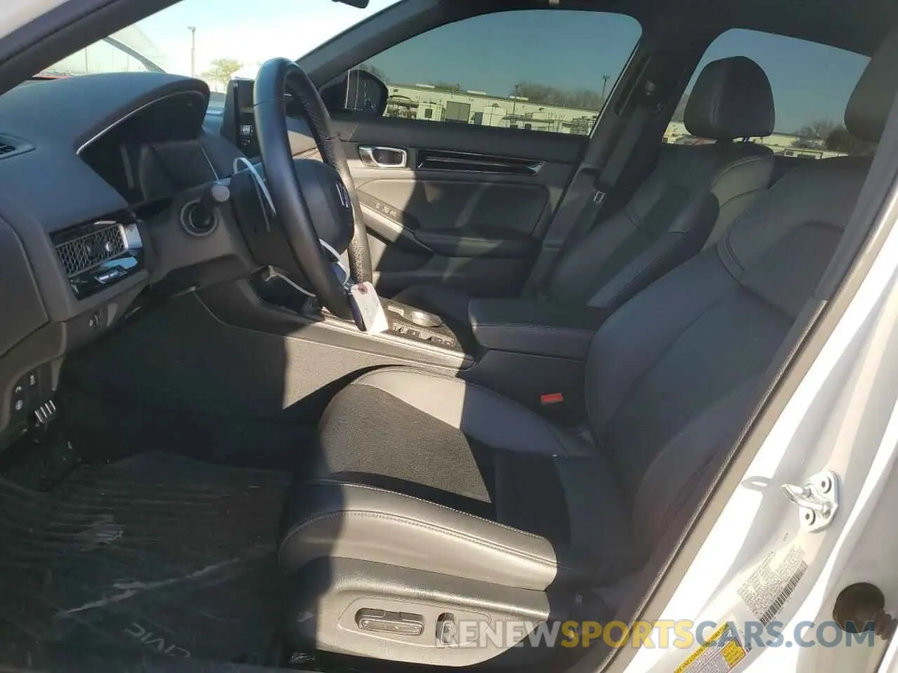 7 fotografías del automóvil dañado 19XFL1H8XRE020634 HONDA CIVIC 2024
