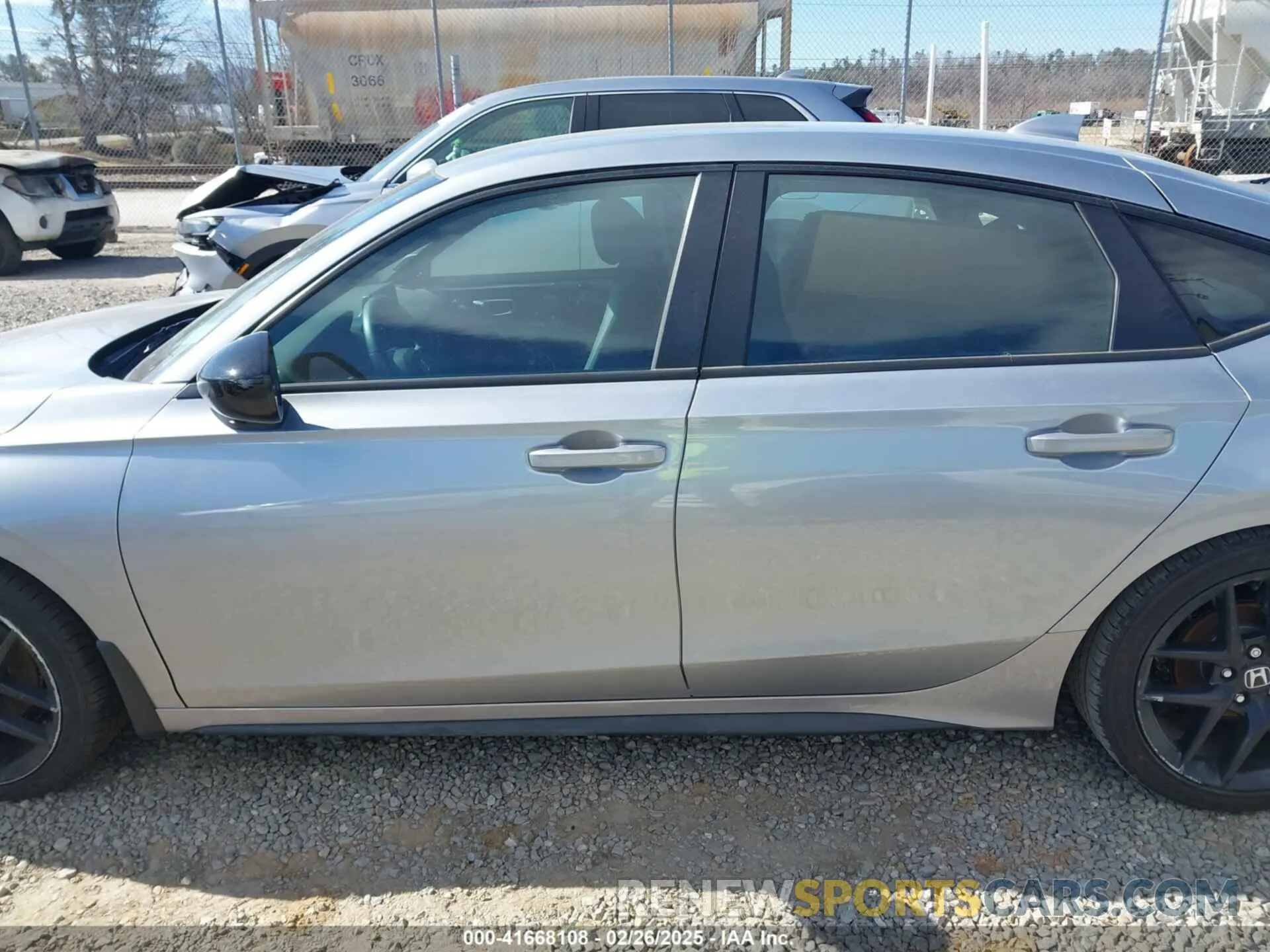 15 fotografías del automóvil dañado 19XFL2G86RE018421 HONDA CIVIC 2024