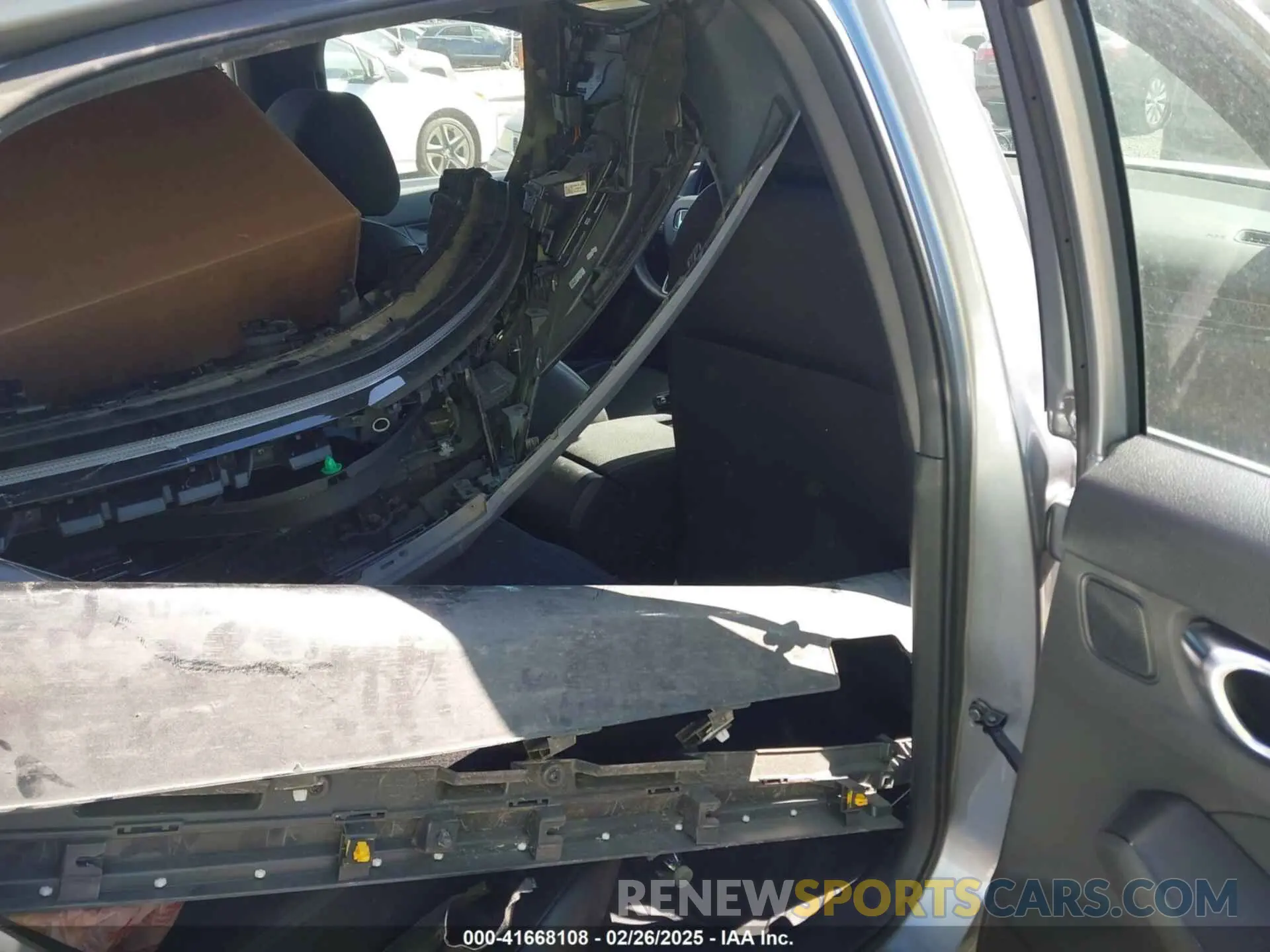 8 fotografías del automóvil dañado 19XFL2G86RE018421 HONDA CIVIC 2024