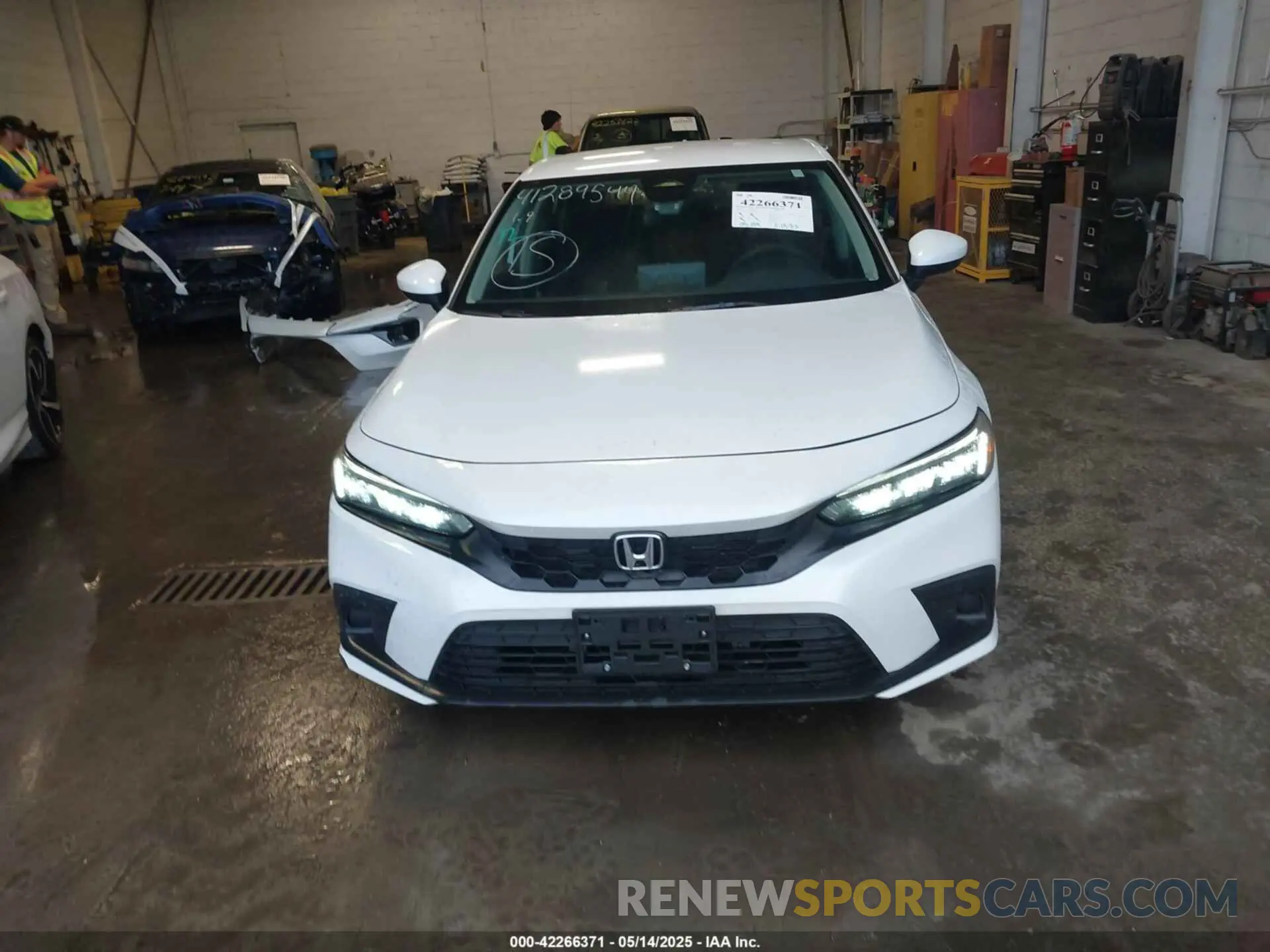 12 fotografías del automóvil dañado 19XFL2H58RE010695 HONDA CIVIC 2024