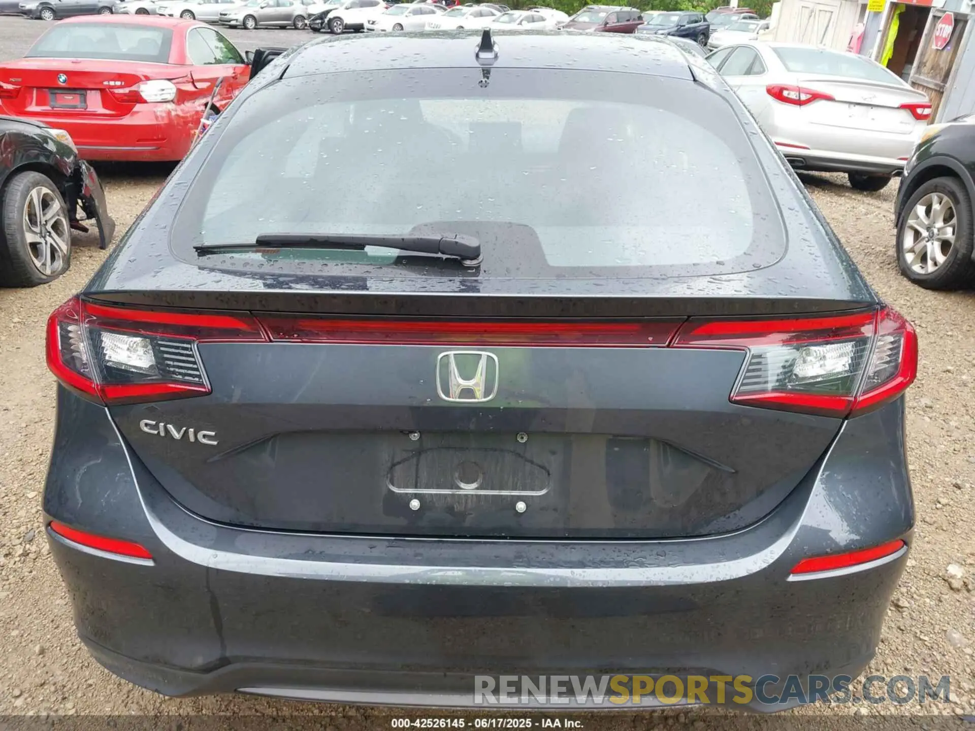 16 fotografías del automóvil dañado 19XFL2H58RE036729 HONDA CIVIC 2024