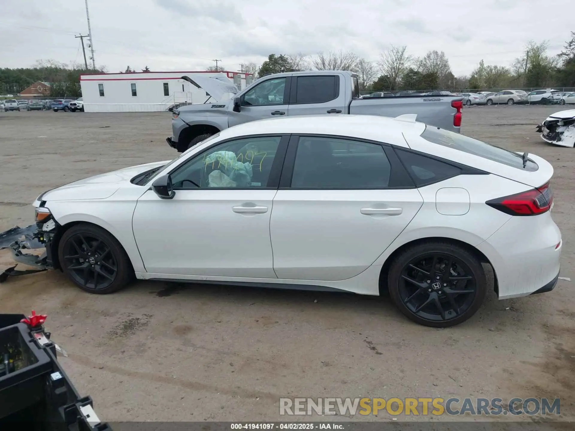 15 fotografías del automóvil dañado 19XFL2H81RE023671 HONDA CIVIC 2024