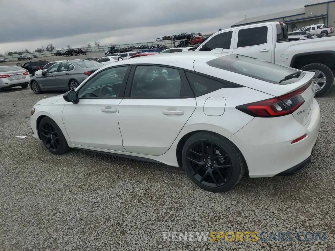 2 fotografías del automóvil dañado 19XFL2H81RE030331 HONDA CIVIC 2024