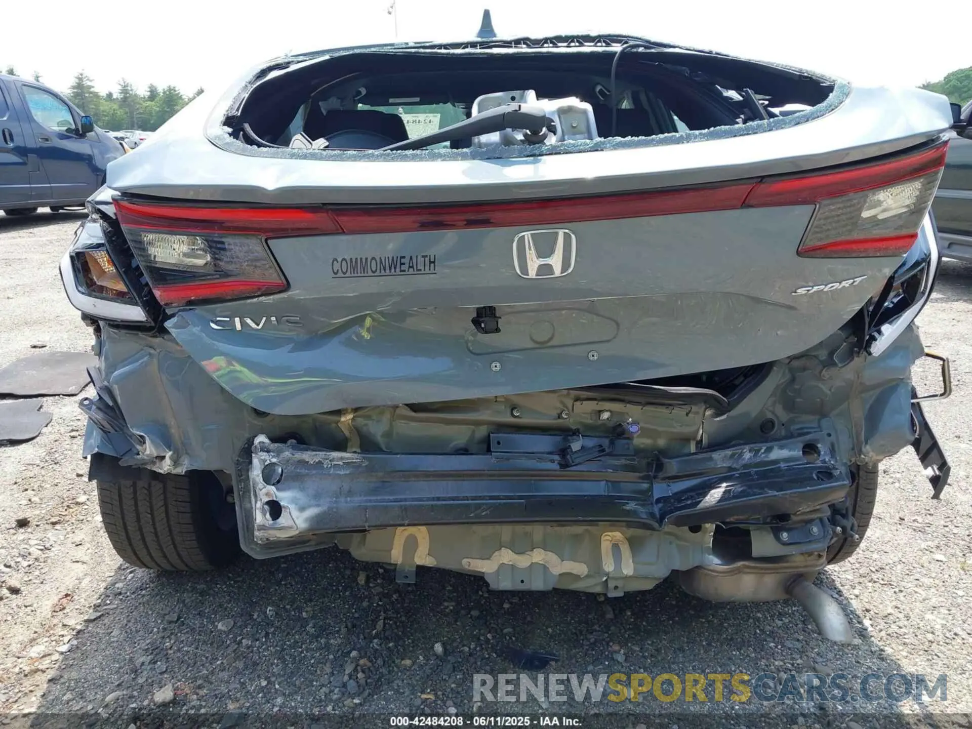 6 fotografías del automóvil dañado 19XFL2H82RE023436 HONDA CIVIC 2024