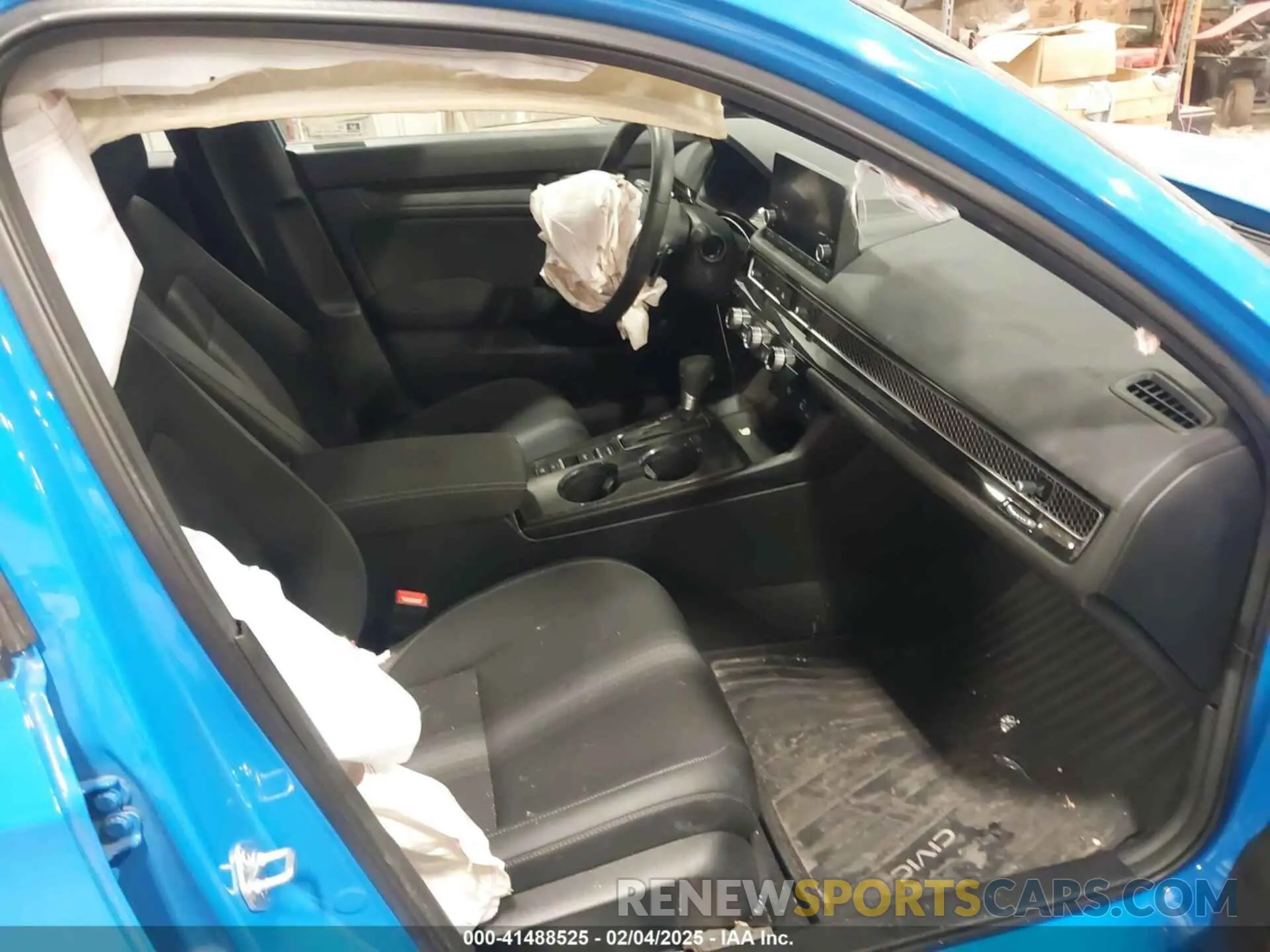 5 fotografías del automóvil dañado 19XFL2H82RE025459 HONDA CIVIC 2024