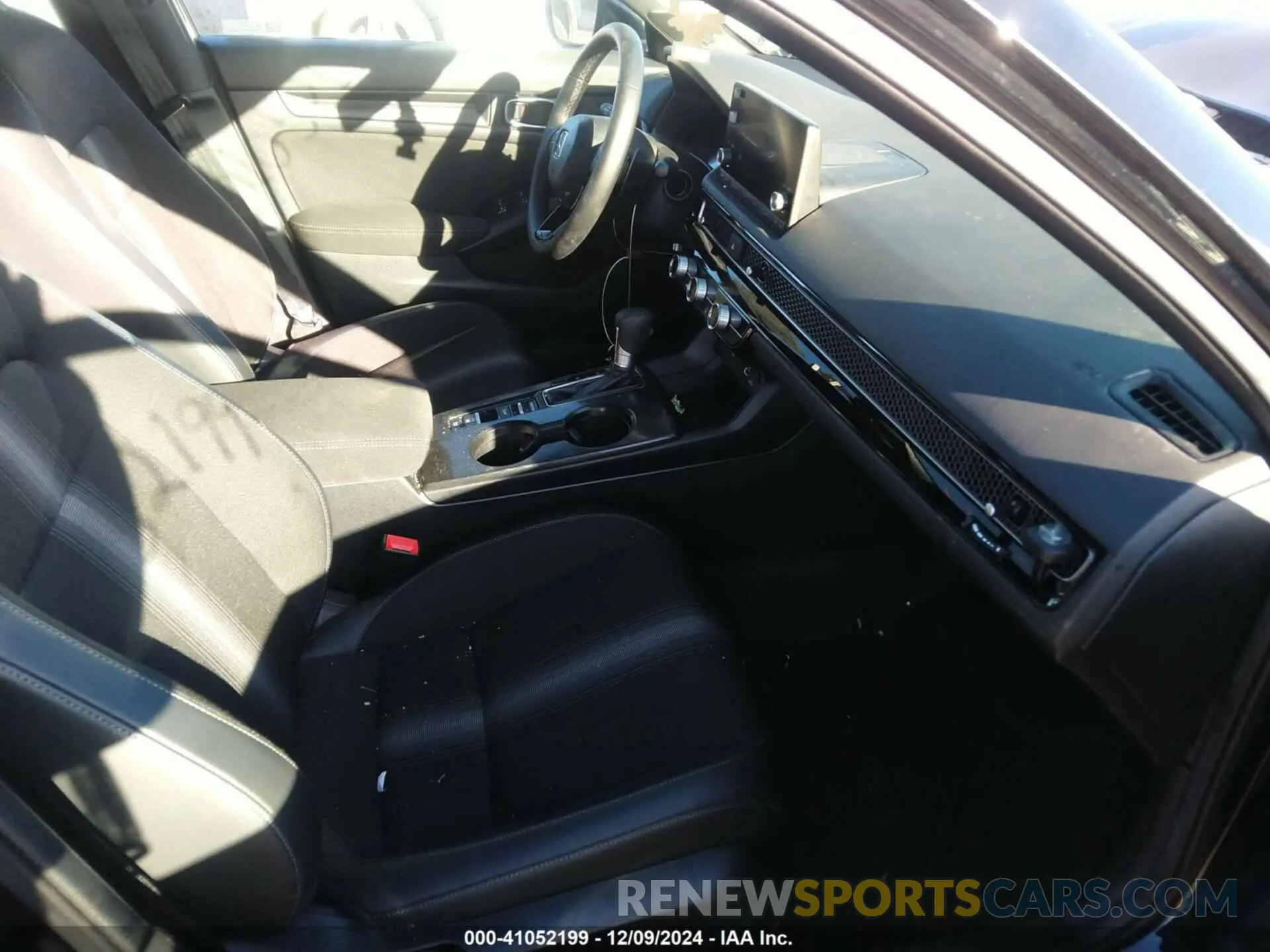 5 fotografías del automóvil dañado 19XFL2H83RE028581 HONDA CIVIC 2024
