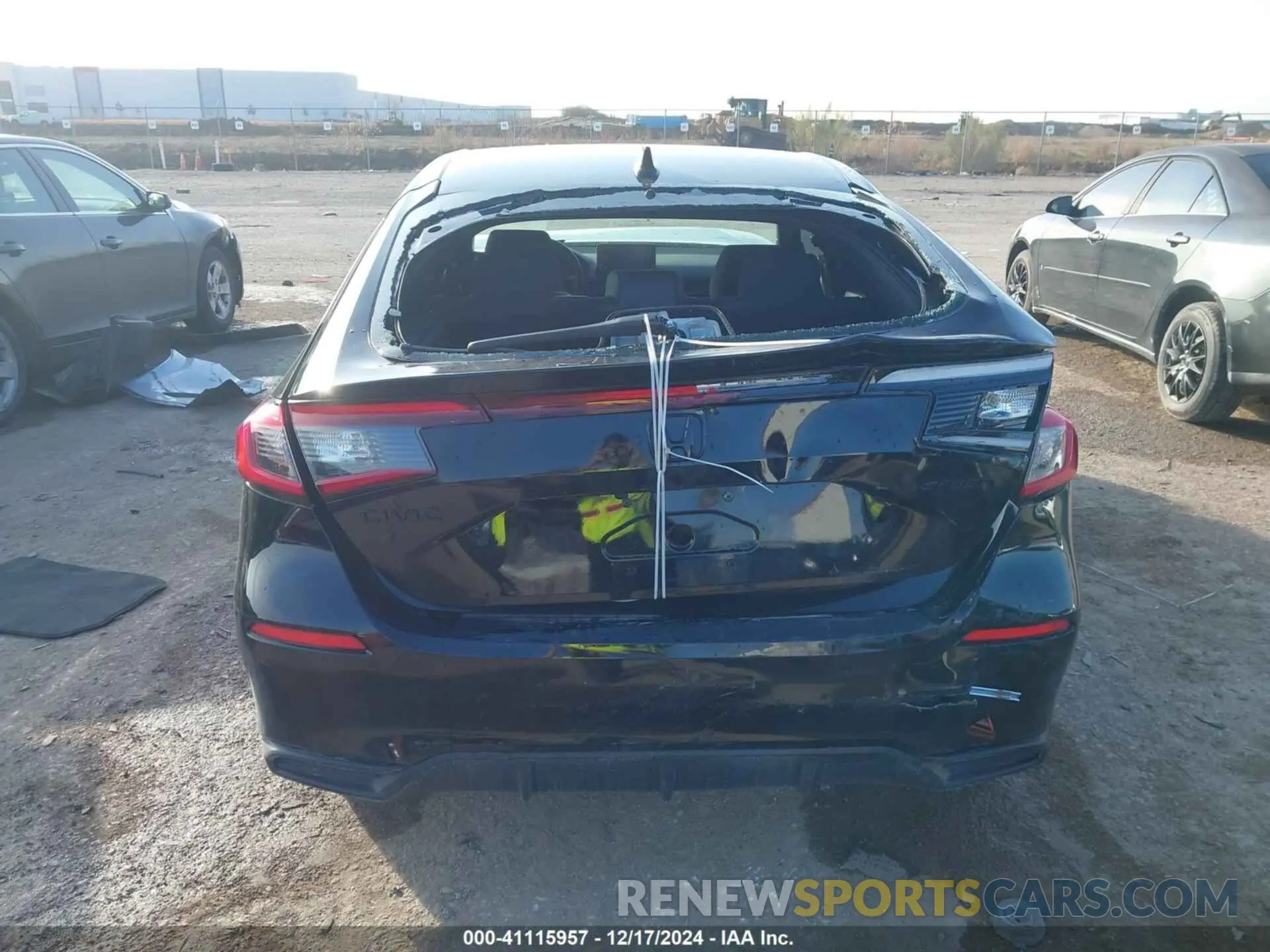 16 fotografías del automóvil dañado 19XFL2H84RE006900 HONDA CIVIC 2024