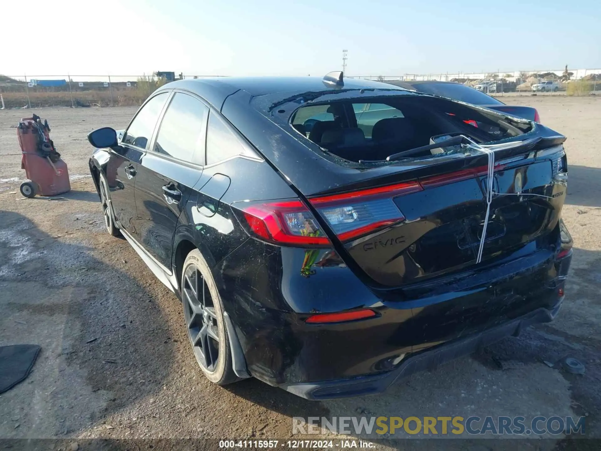 3 fotografías del automóvil dañado 19XFL2H84RE006900 HONDA CIVIC 2024