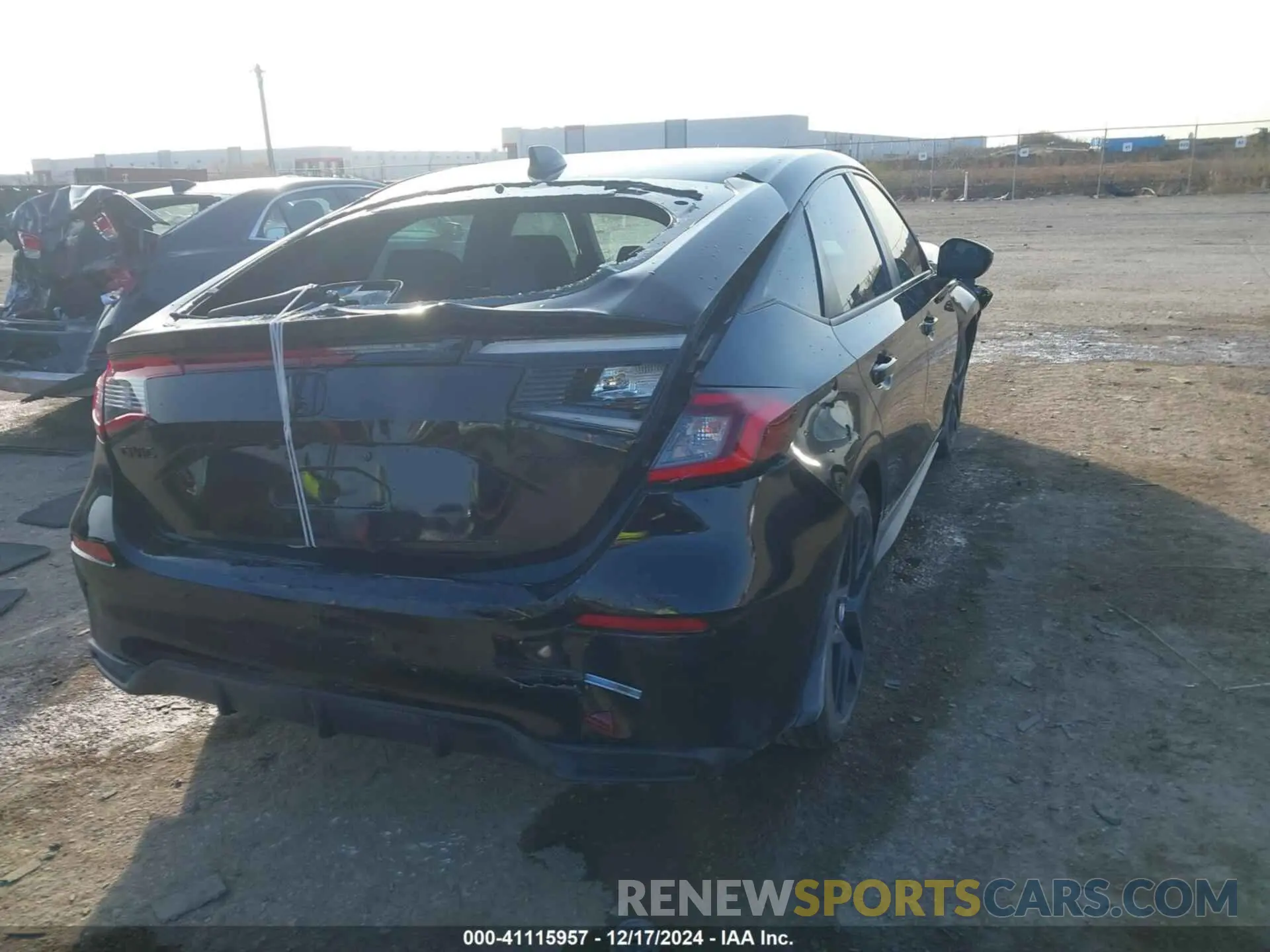 4 fotografías del automóvil dañado 19XFL2H84RE006900 HONDA CIVIC 2024