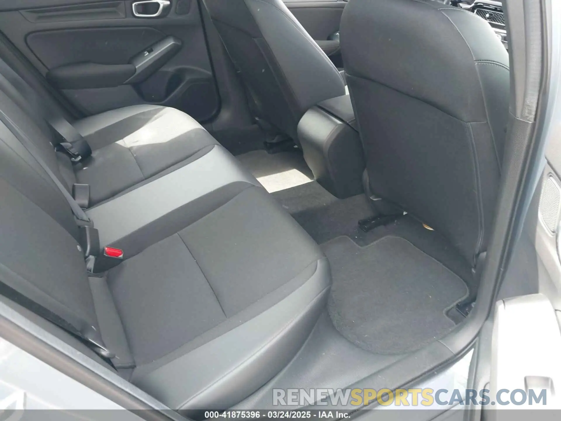 8 fotografías del automóvil dañado 19XFL2H84RE010655 HONDA CIVIC 2024