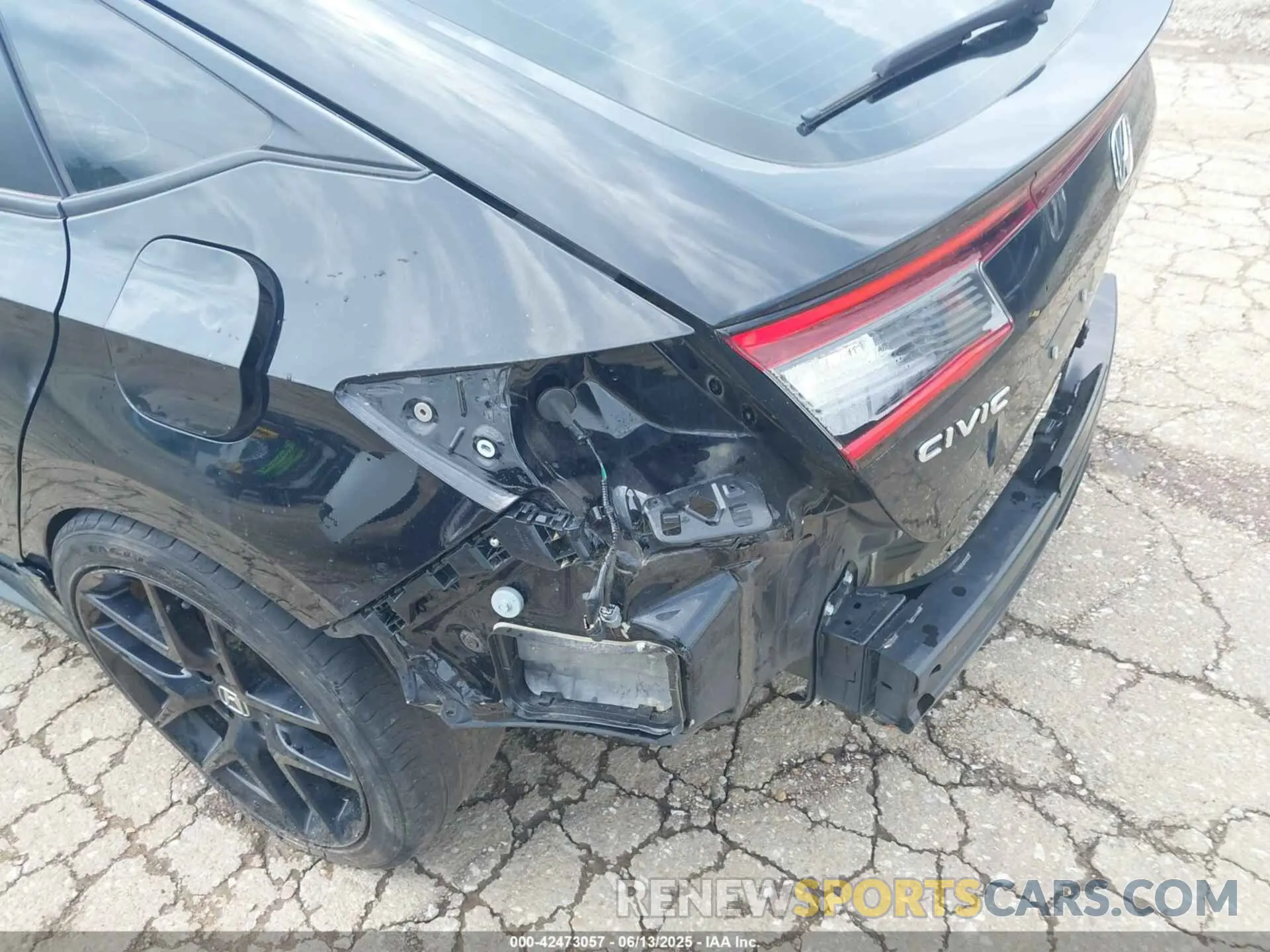 17 fotografías del automóvil dañado 19XFL2H84RE012843 HONDA CIVIC 2024