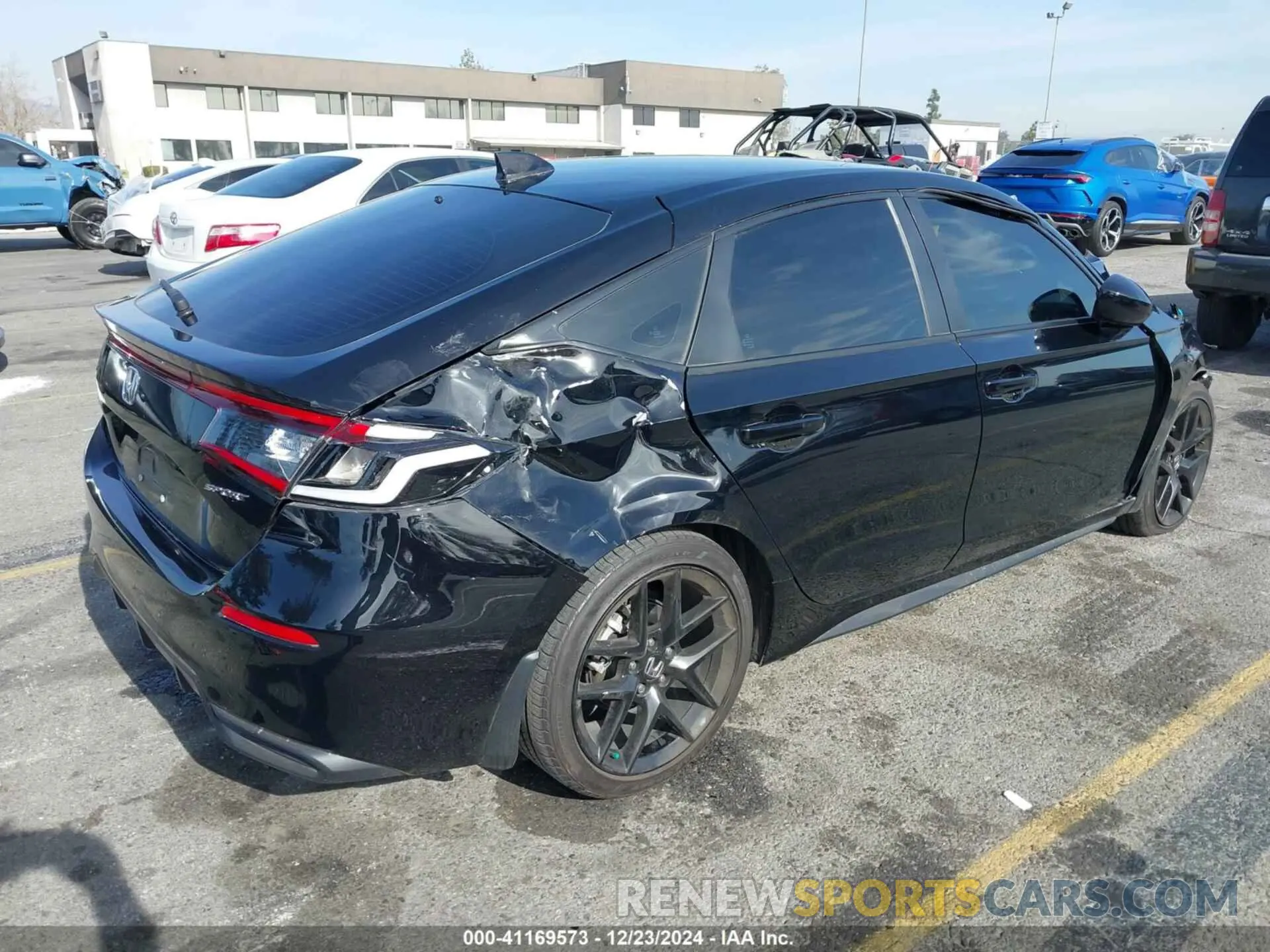 4 fotografías del automóvil dañado 19XFL2H84RE019629 HONDA CIVIC 2024