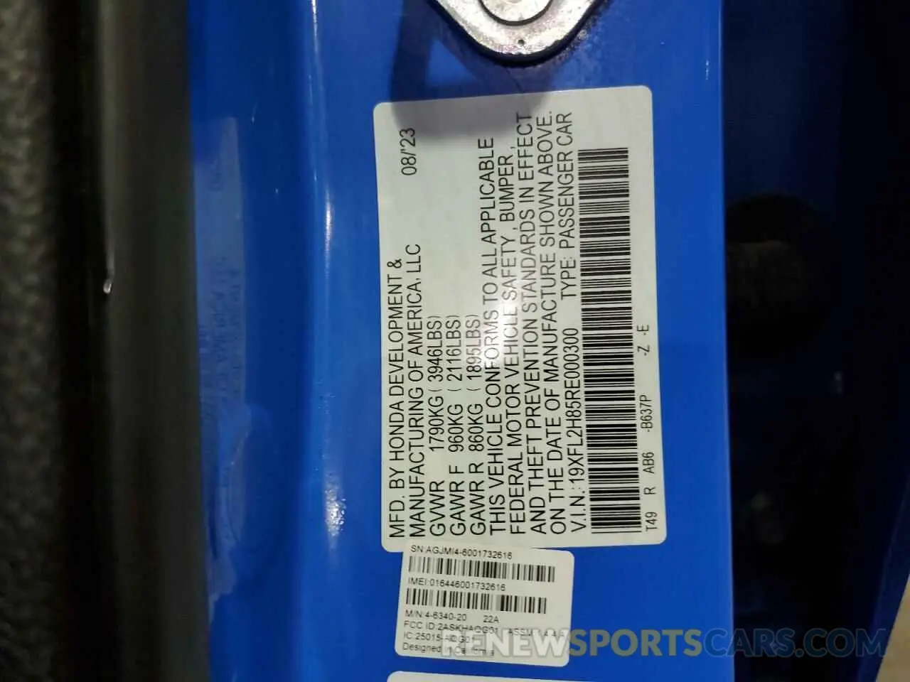 12 fotografías del automóvil dañado 19XFL2H85RE000300 HONDA CIVIC 2024