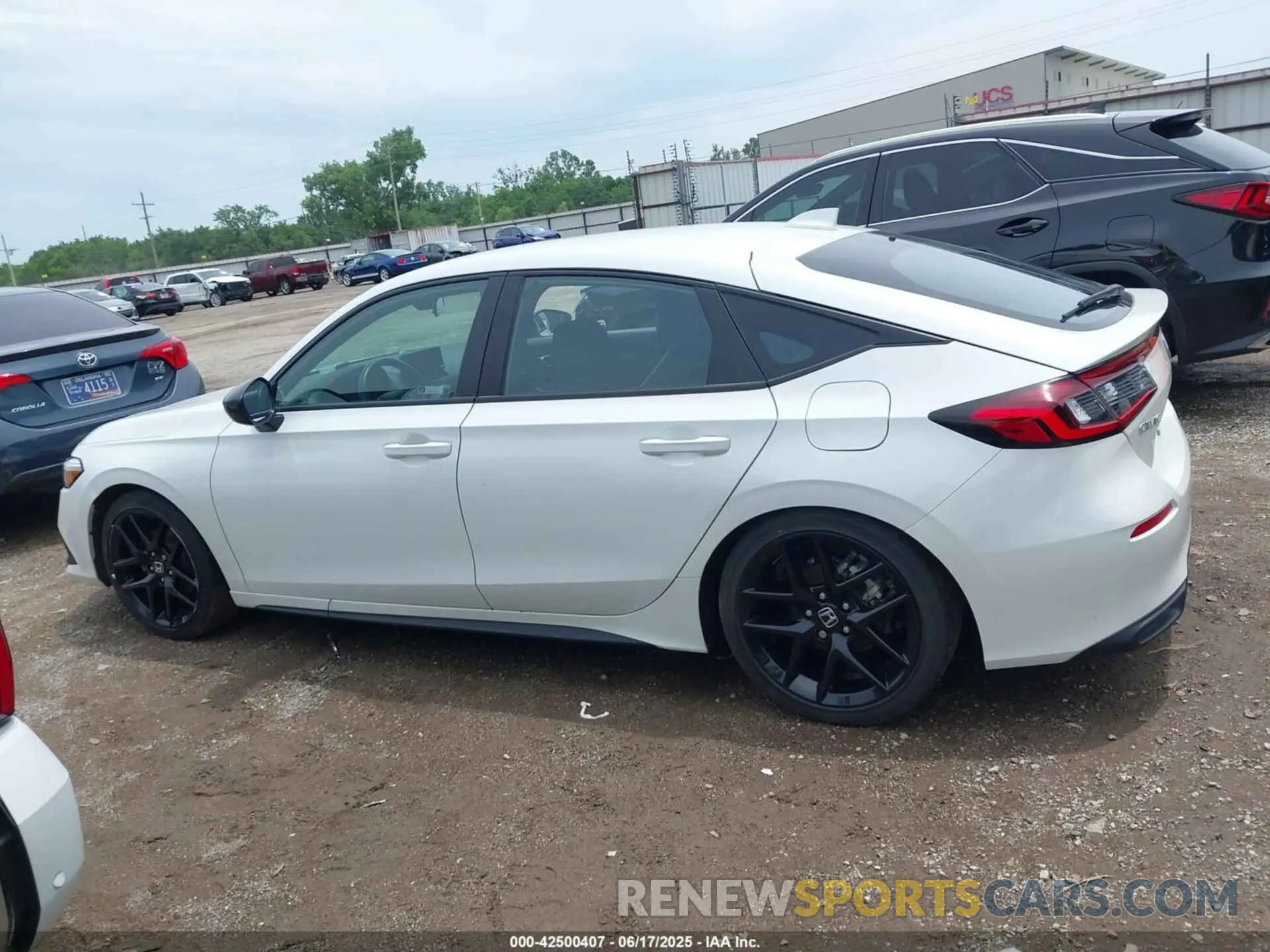 14 fotografías del automóvil dañado 19XFL2H85RE011538 HONDA CIVIC 2024