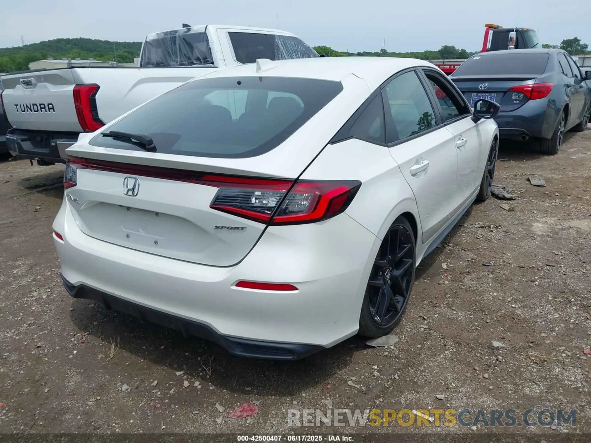 4 fotografías del automóvil dañado 19XFL2H85RE011538 HONDA CIVIC 2024