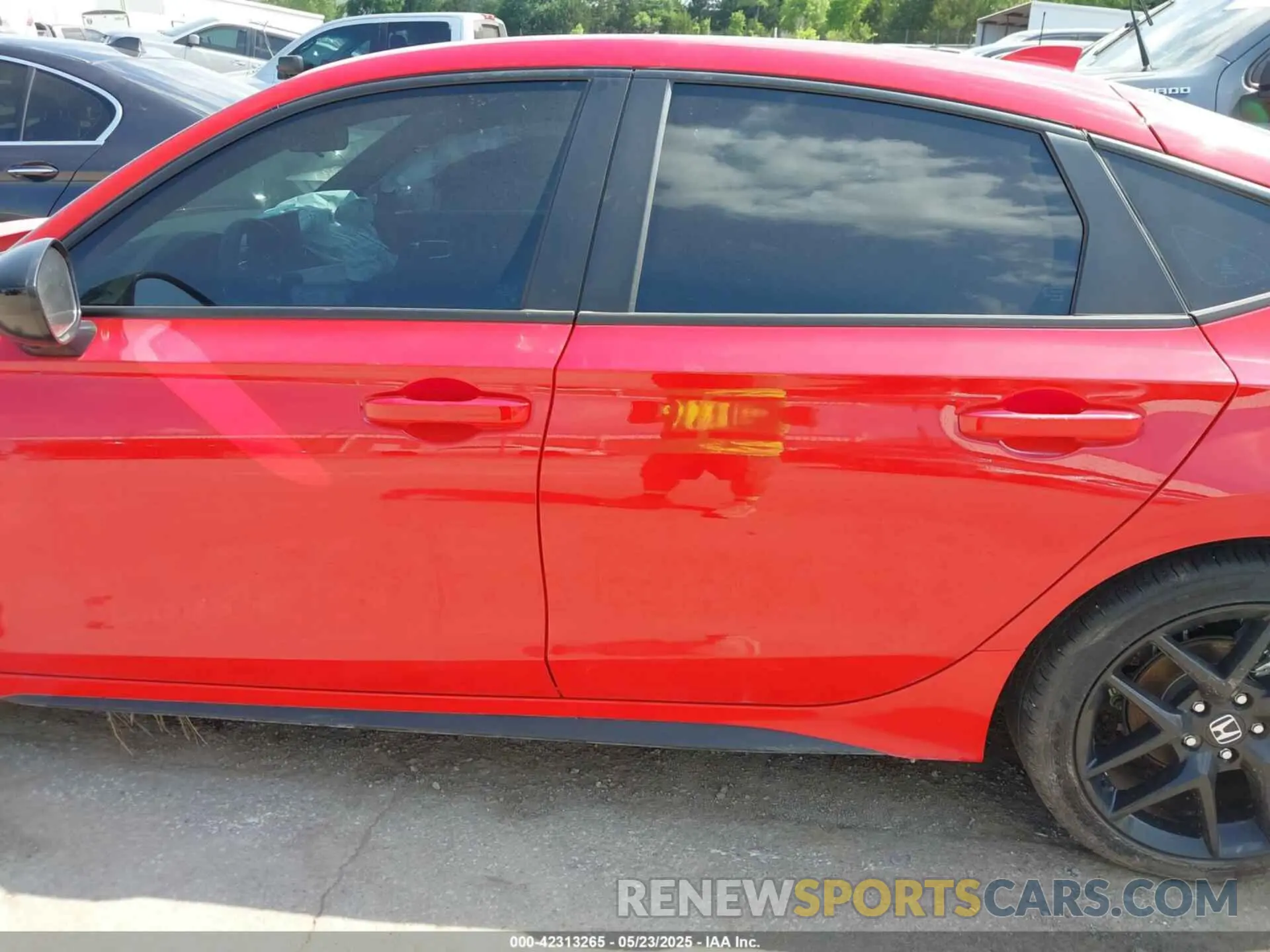 14 fotografías del automóvil dañado 19XFL2H85RE032485 HONDA CIVIC 2024